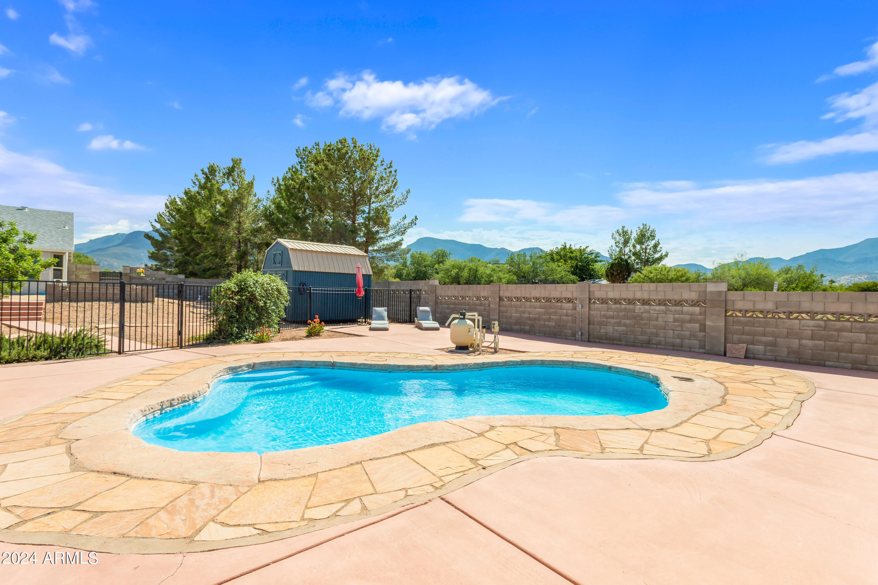 MOUNTAIN SHADOWS PHASE E - Residential