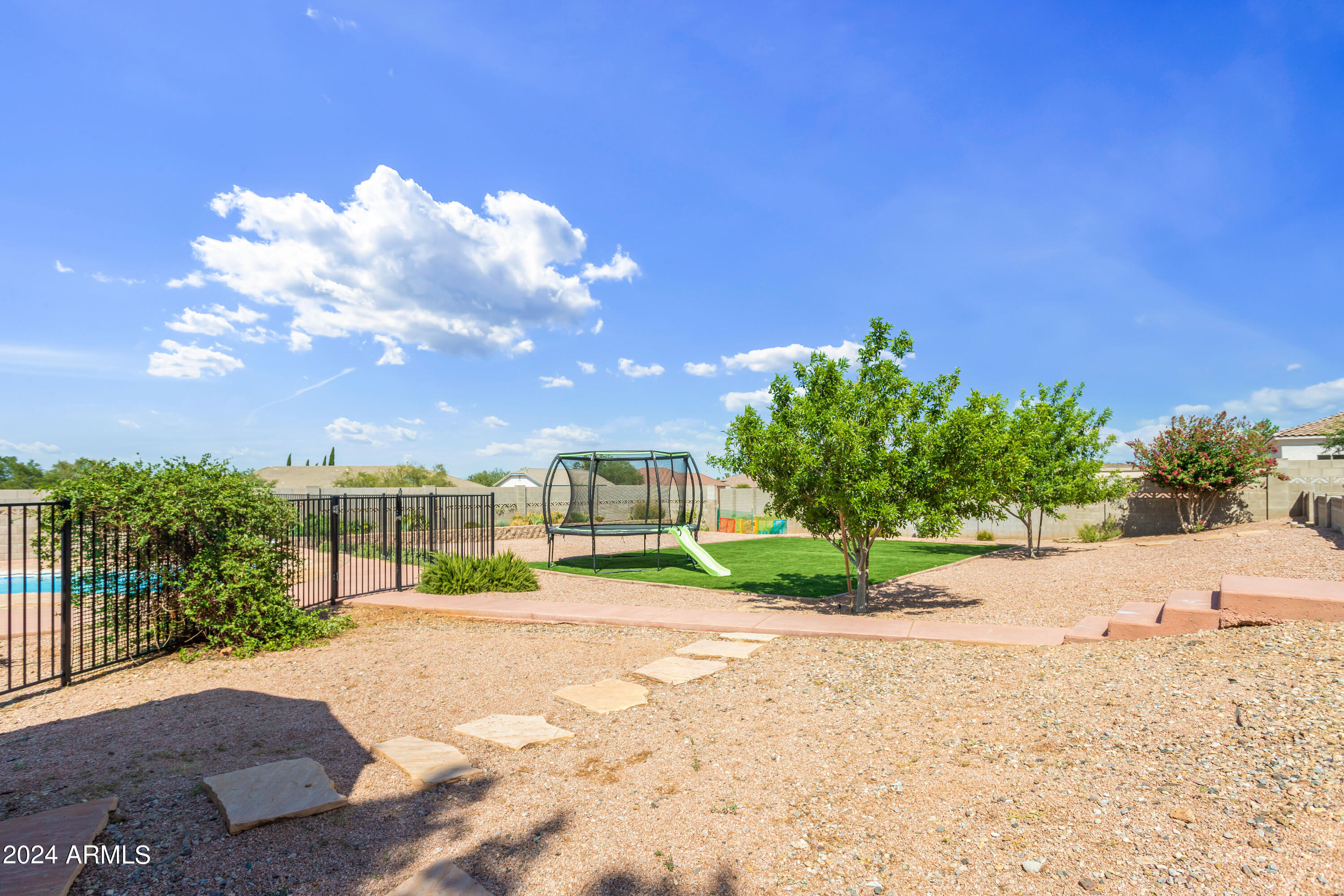 MOUNTAIN SHADOWS PHASE E - Residential