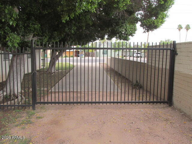 925 E University Drive