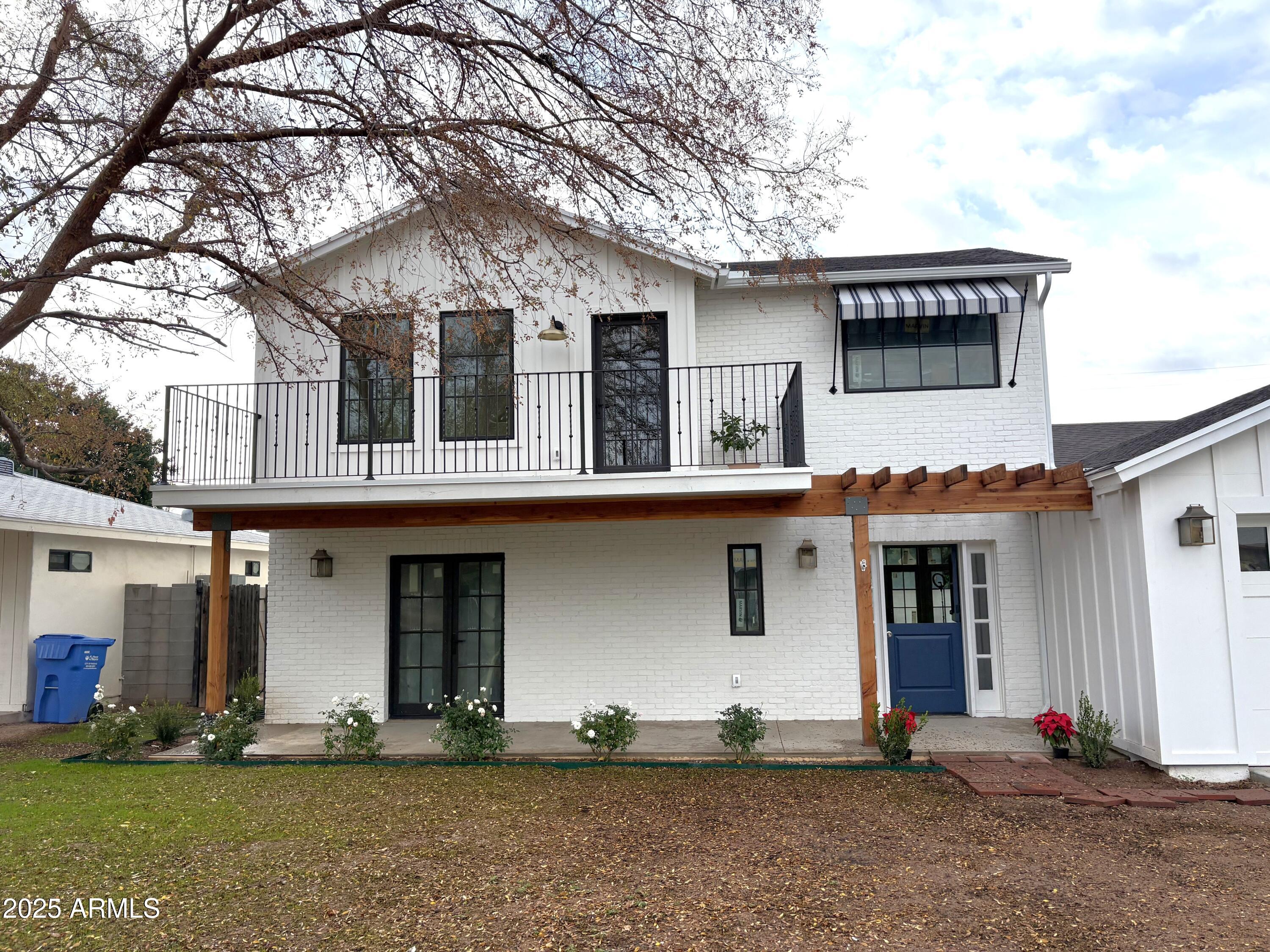 4835 E INDIANOLA Avenue