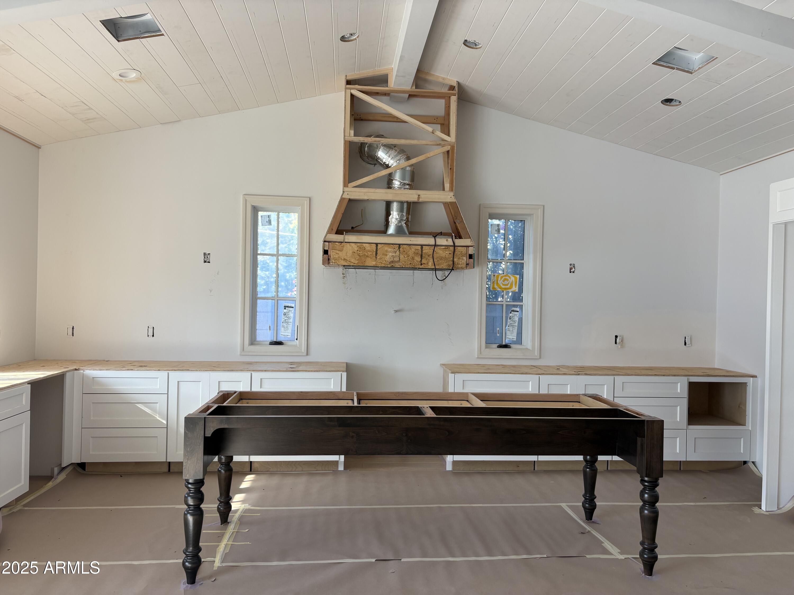 4835 E INDIANOLA Avenue