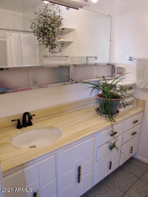 GARDEN CANYON HEIGHTS STRATCOM VILLAGE - Residential Lease