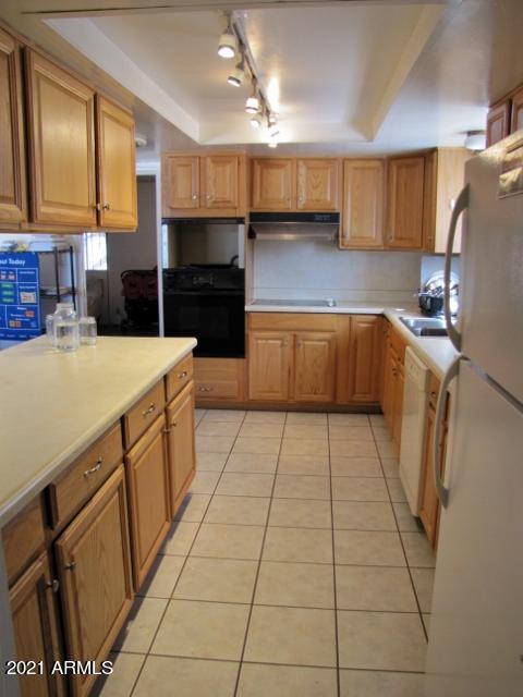 GARDEN CANYON HEIGHTS STRATCOM VILLAGE - Residential Lease