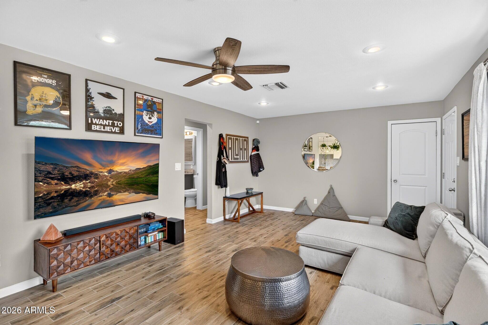 2309 W FLOWER Street