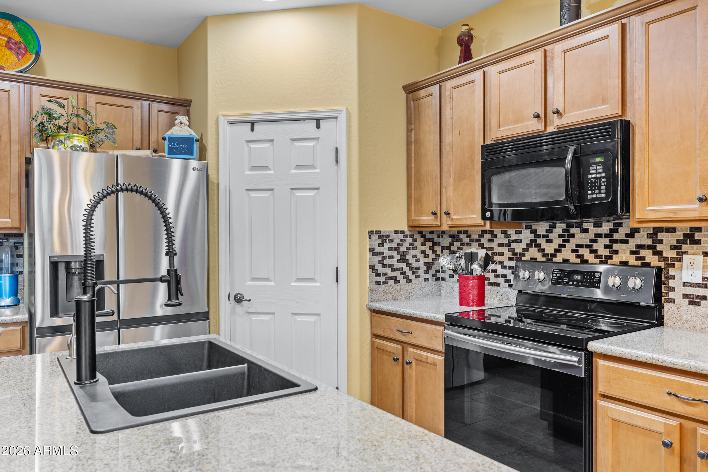 42806 W WHISPERING WIND Lane