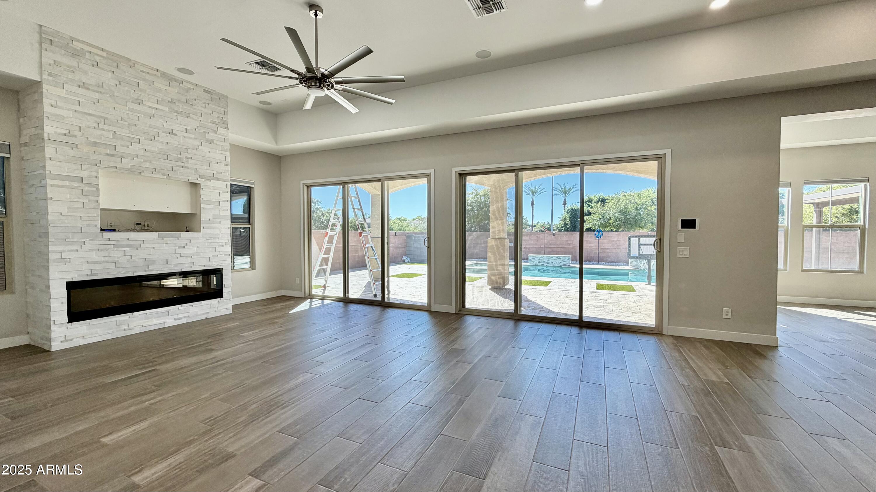 3413 E ALOE Drive