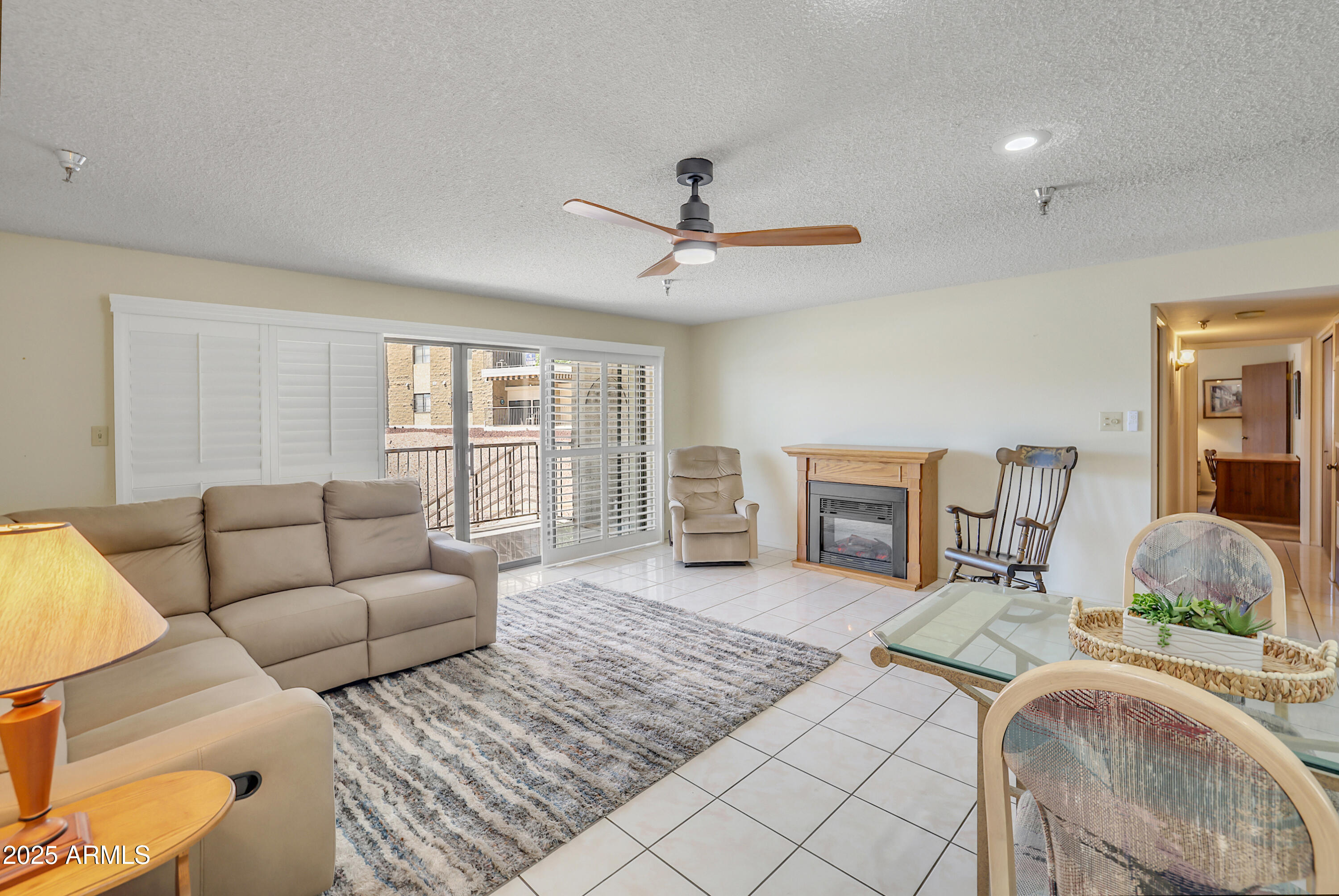 453 S PARKCREST -- 416
