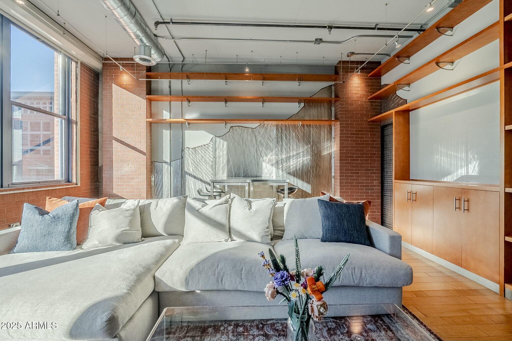 21 E 6TH Street 311