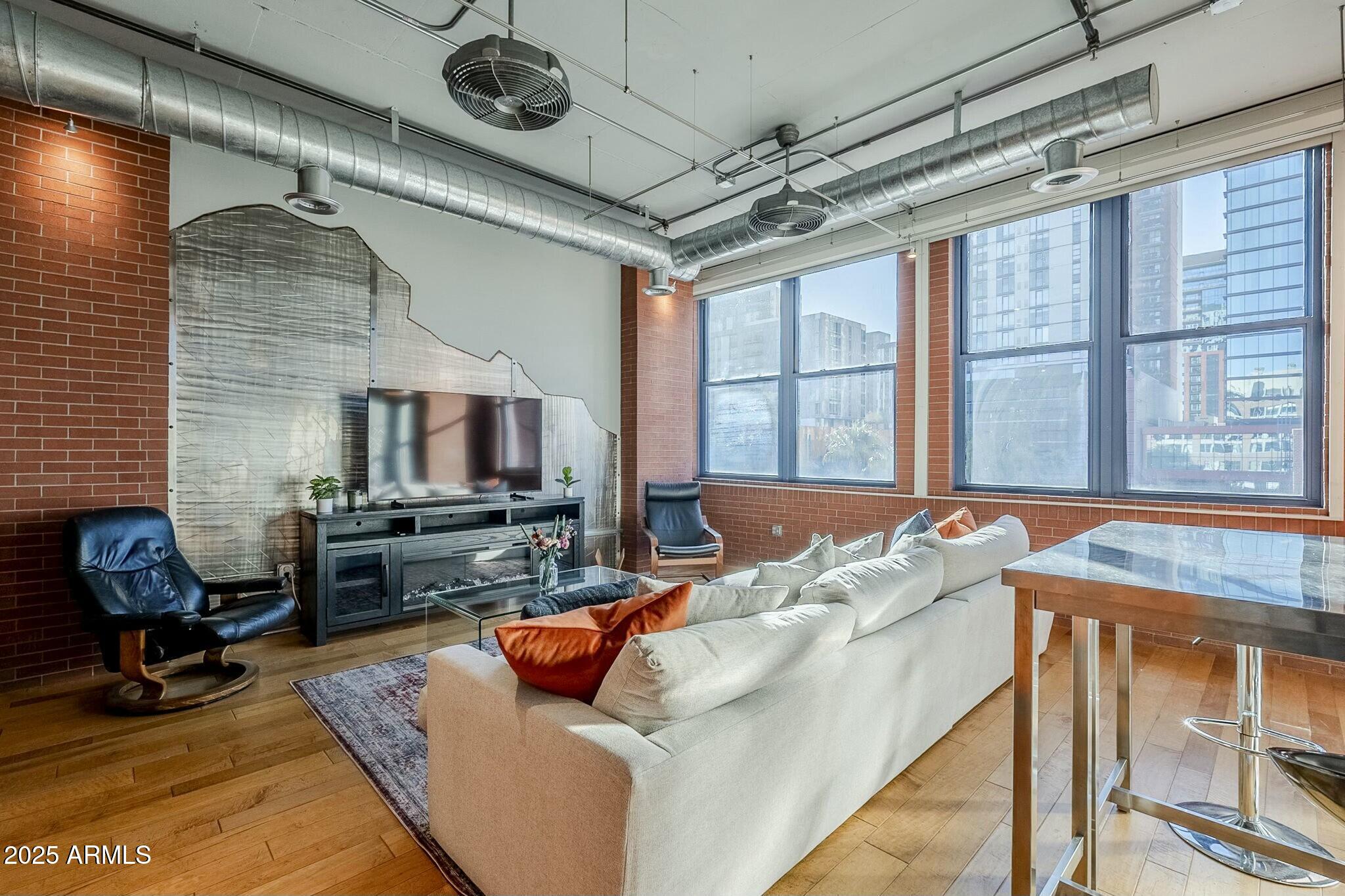 21 E 6TH Street 311