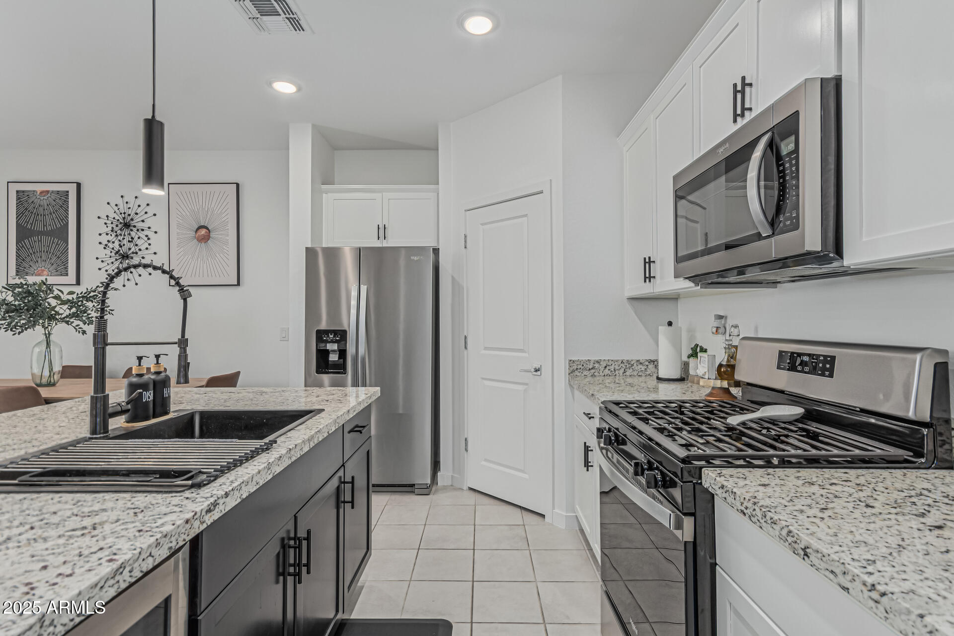 Search Homes 4 8715 W AGORA Lane