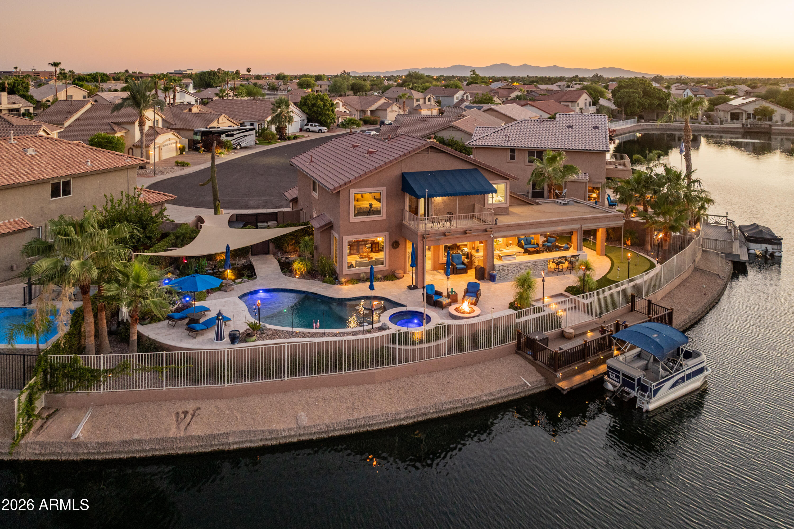 5452 W MOHAWK Lane