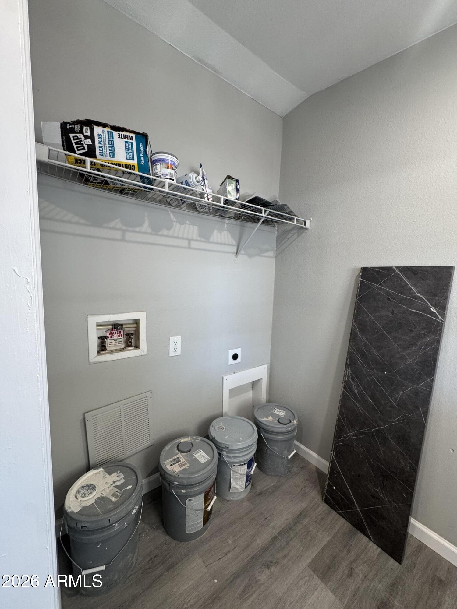 625 W MCKELLIPS Road 330