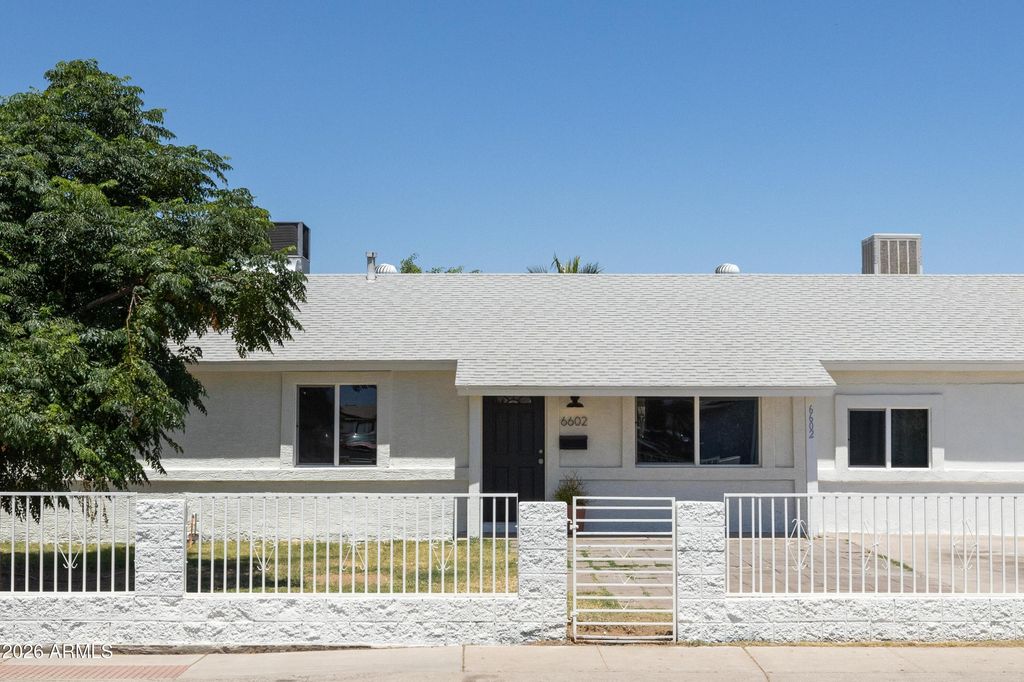 Photo of 6602 W Holly Street, Phoenix, AZ 85035 (MLS # 7025648)