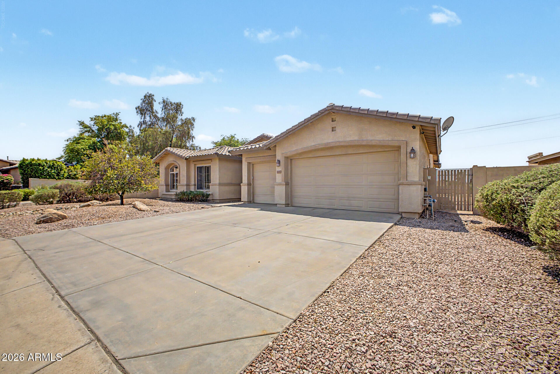 1414 N ROBIN Lane