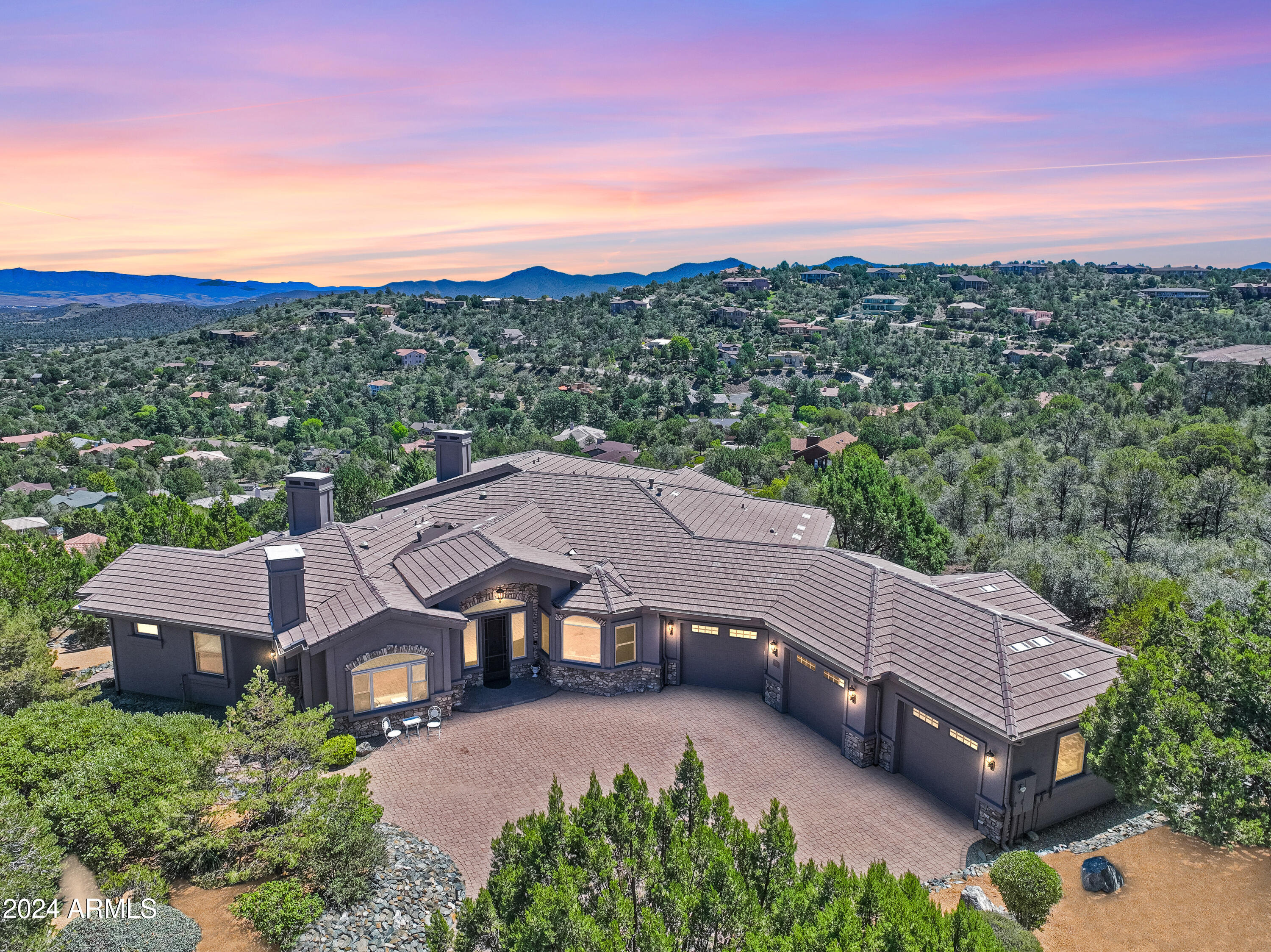 461 Rockrimmon Circle