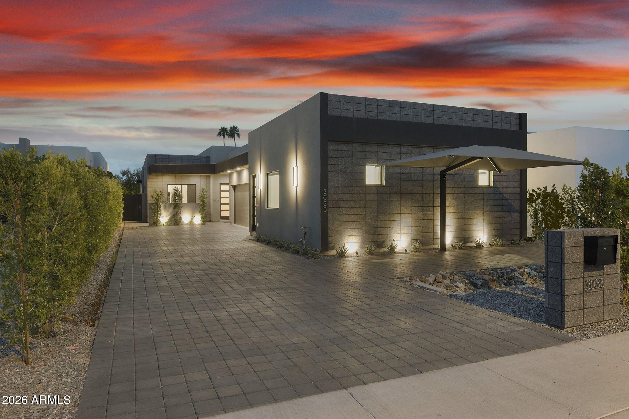 3035 E COOLIDGE Street