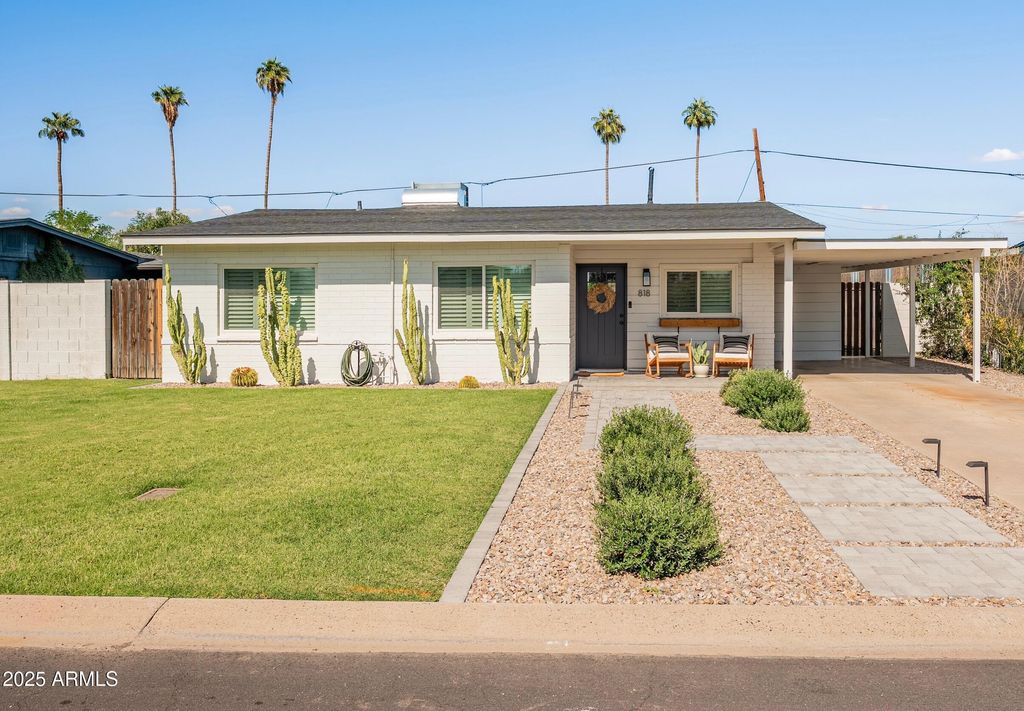 Photo of 818 W Indianola Avenue, Phoenix, AZ 85013 (MLS # 6935780)