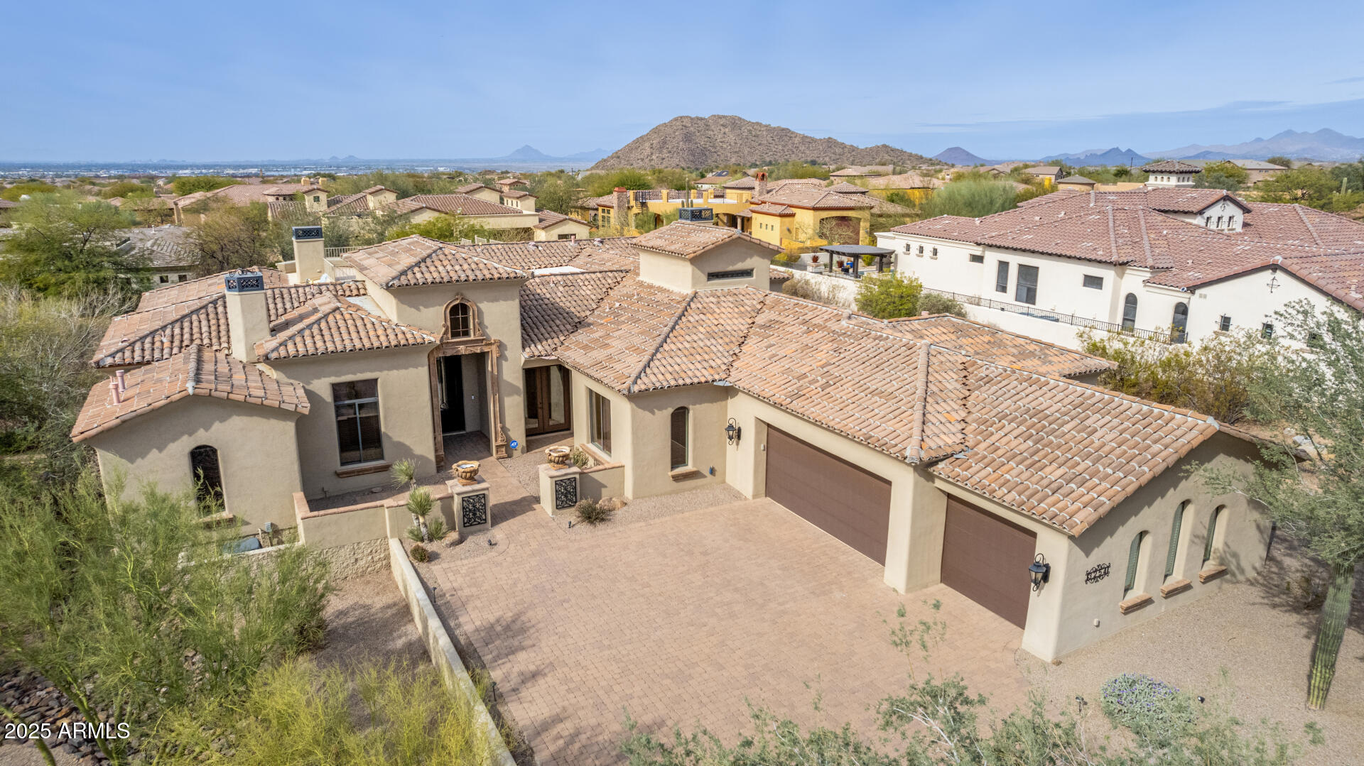 3254 N LADERA Circle
