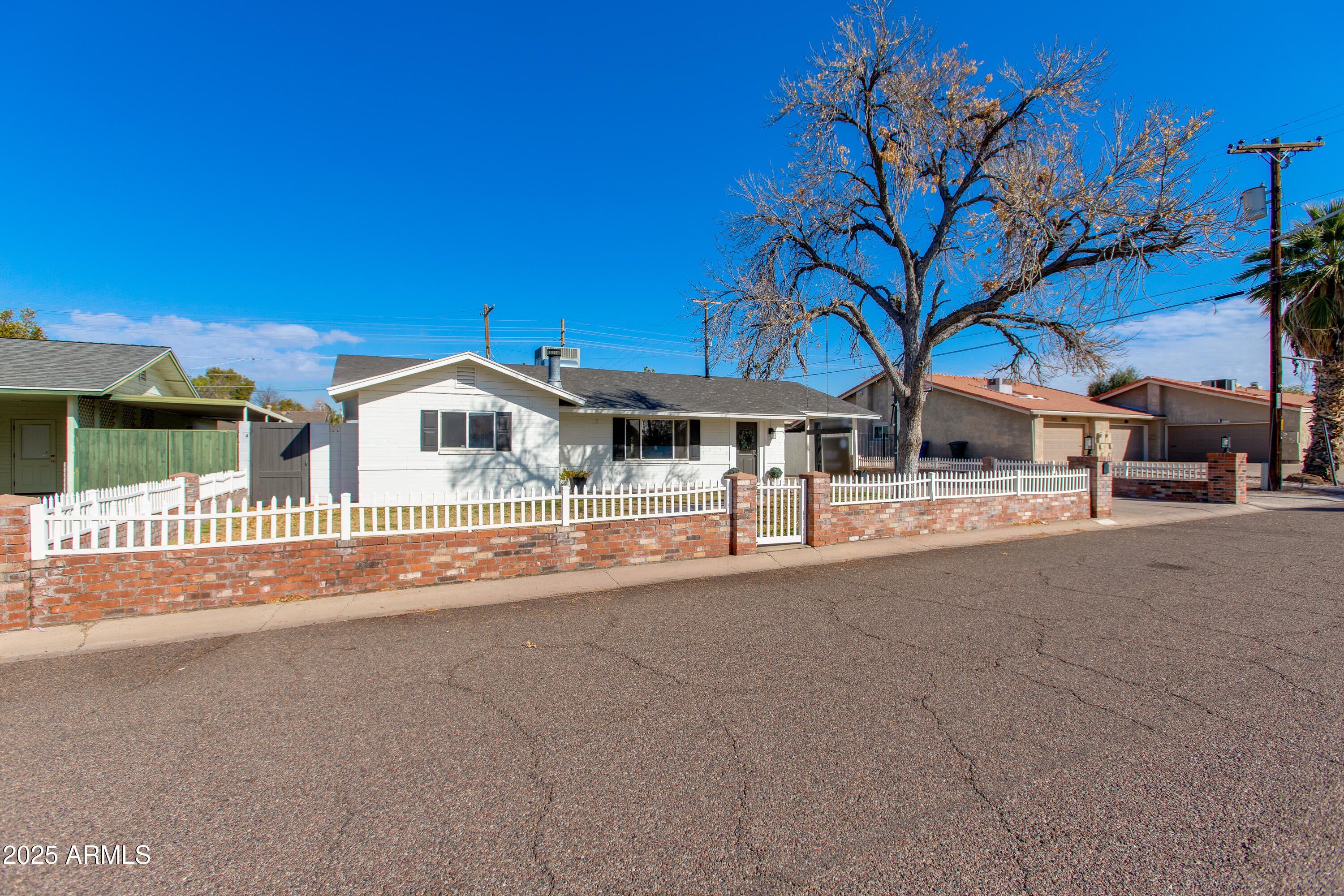 4322 E MULBERRY Drive