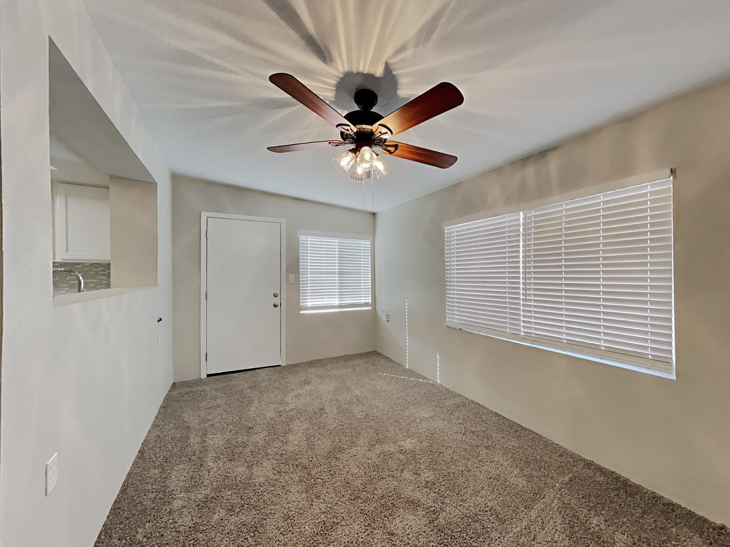2018 W MEADOW Drive