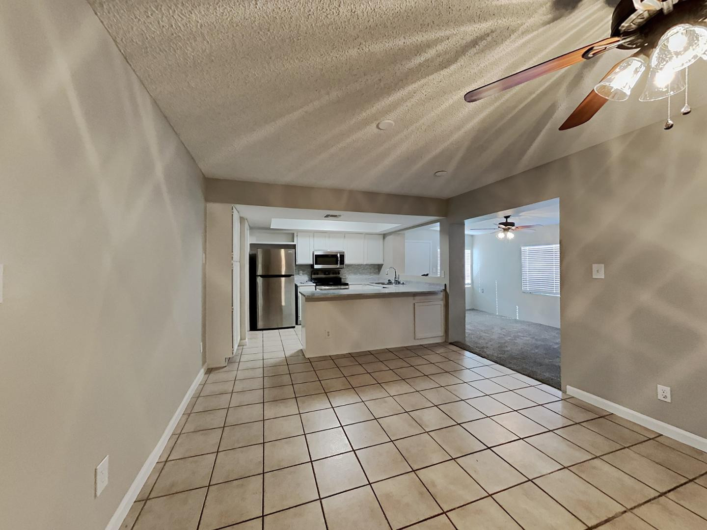 2018 W MEADOW Drive
