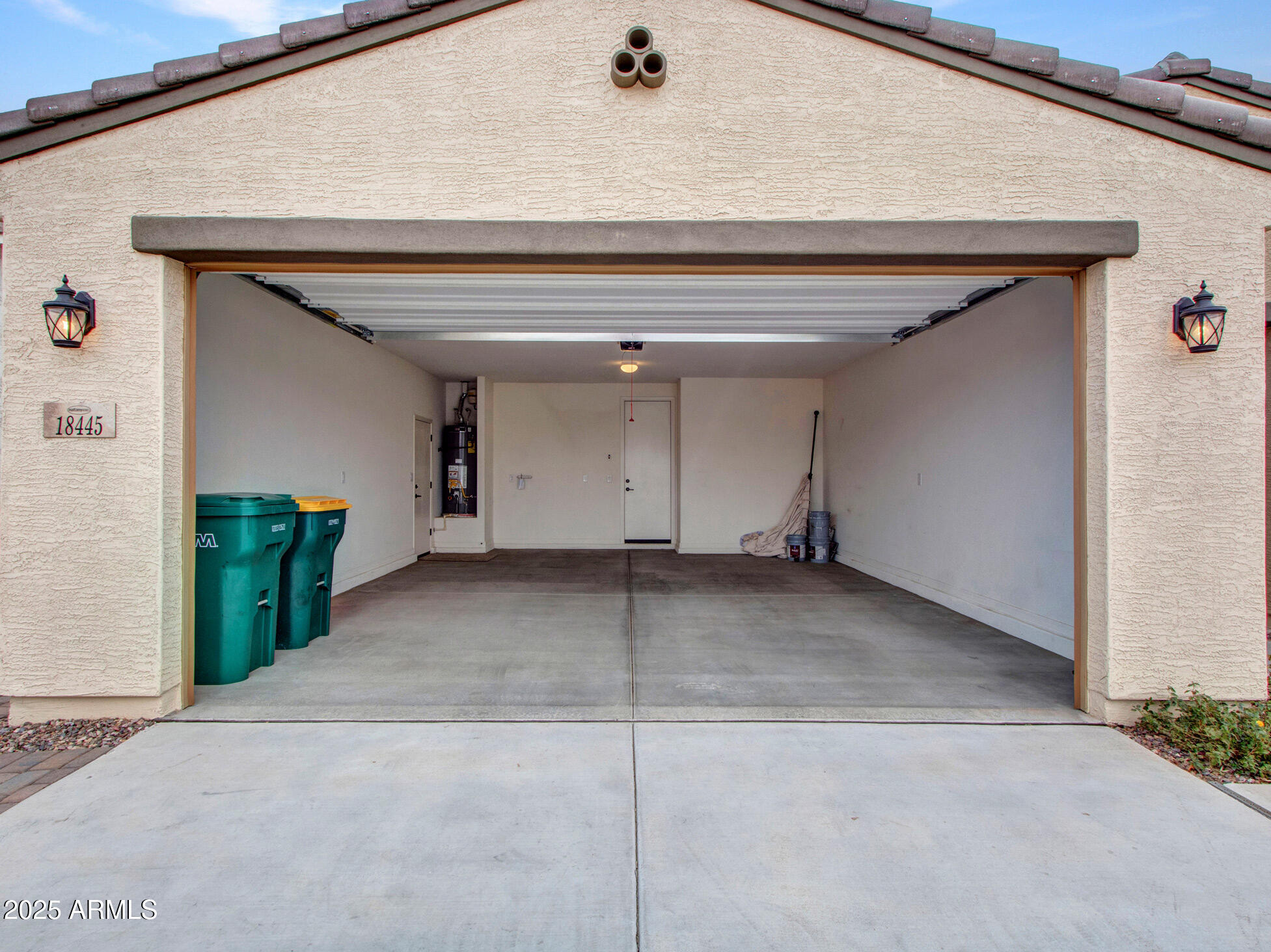 Litchfield Park, Arizona 85340, United States, 4 Bedrooms Bedrooms, ,3 BathroomsBathrooms,Residential,Pending,84619