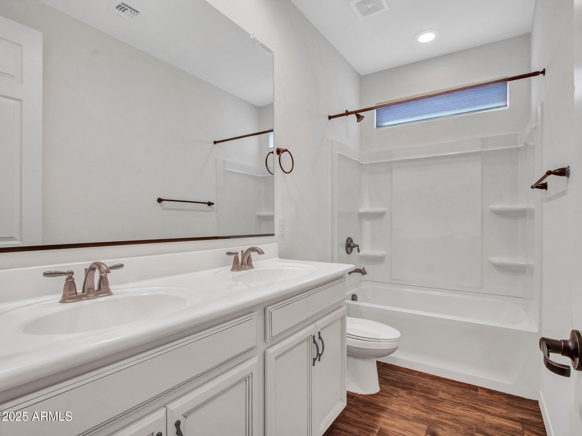 Litchfield Park, Arizona 85340, United States, 4 Bedrooms Bedrooms, ,3 BathroomsBathrooms,Residential,Pending,84619