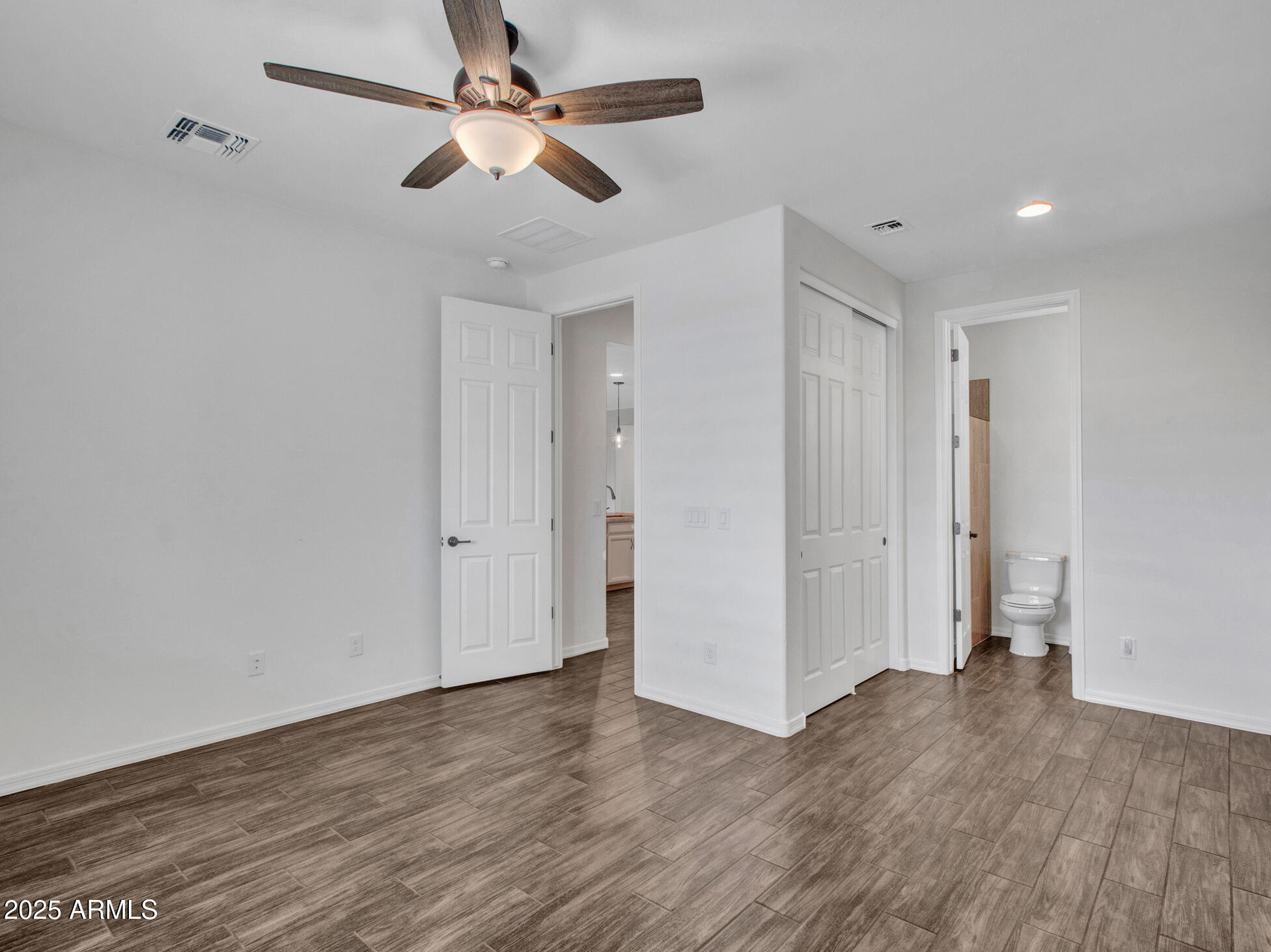 Litchfield Park, Arizona 85340, United States, 4 Bedrooms Bedrooms, ,3 BathroomsBathrooms,Residential,Pending,84619