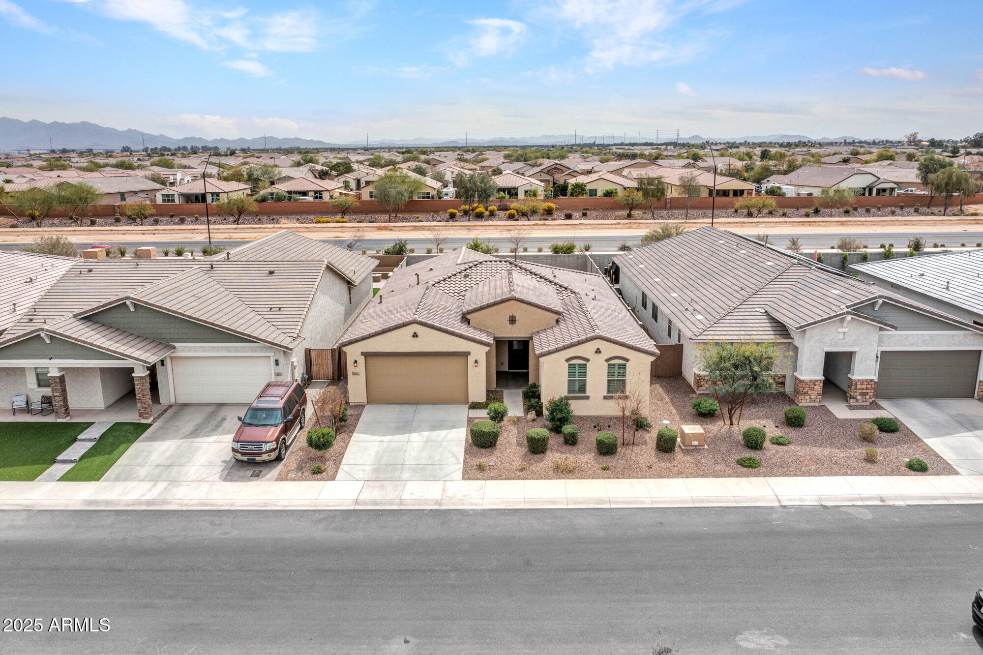 Litchfield Park, Arizona 85340, United States, 4 Bedrooms Bedrooms, ,3 BathroomsBathrooms,Residential,Pending,84619