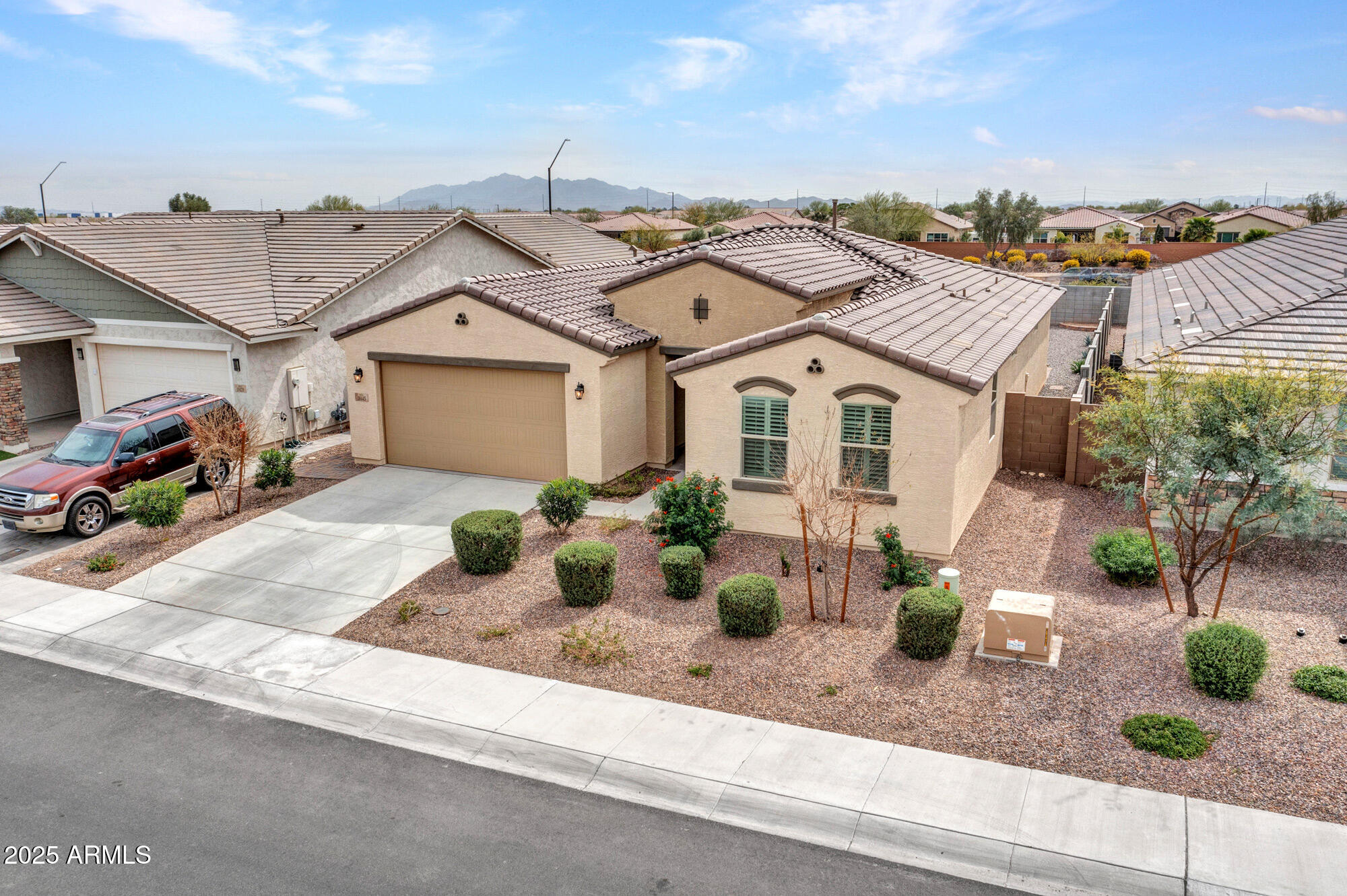 Litchfield Park, Arizona 85340, United States, 4 Bedrooms Bedrooms, ,3 BathroomsBathrooms,Residential,Pending,84619