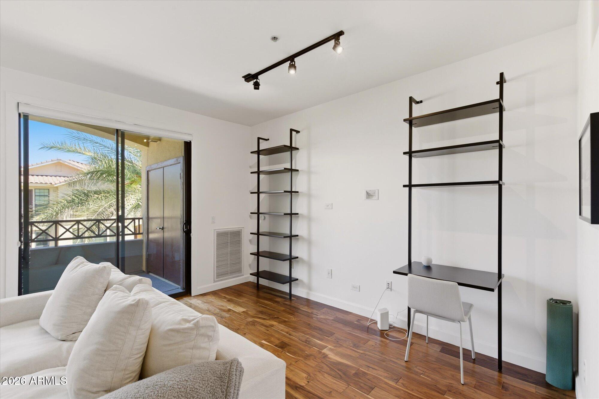 7291 N SCOTTSDALE Road 3006