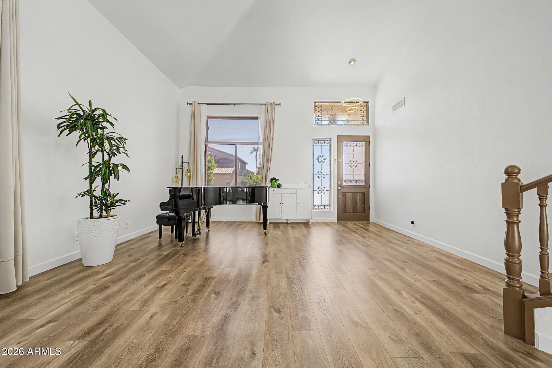 732 W INDIGO Drive