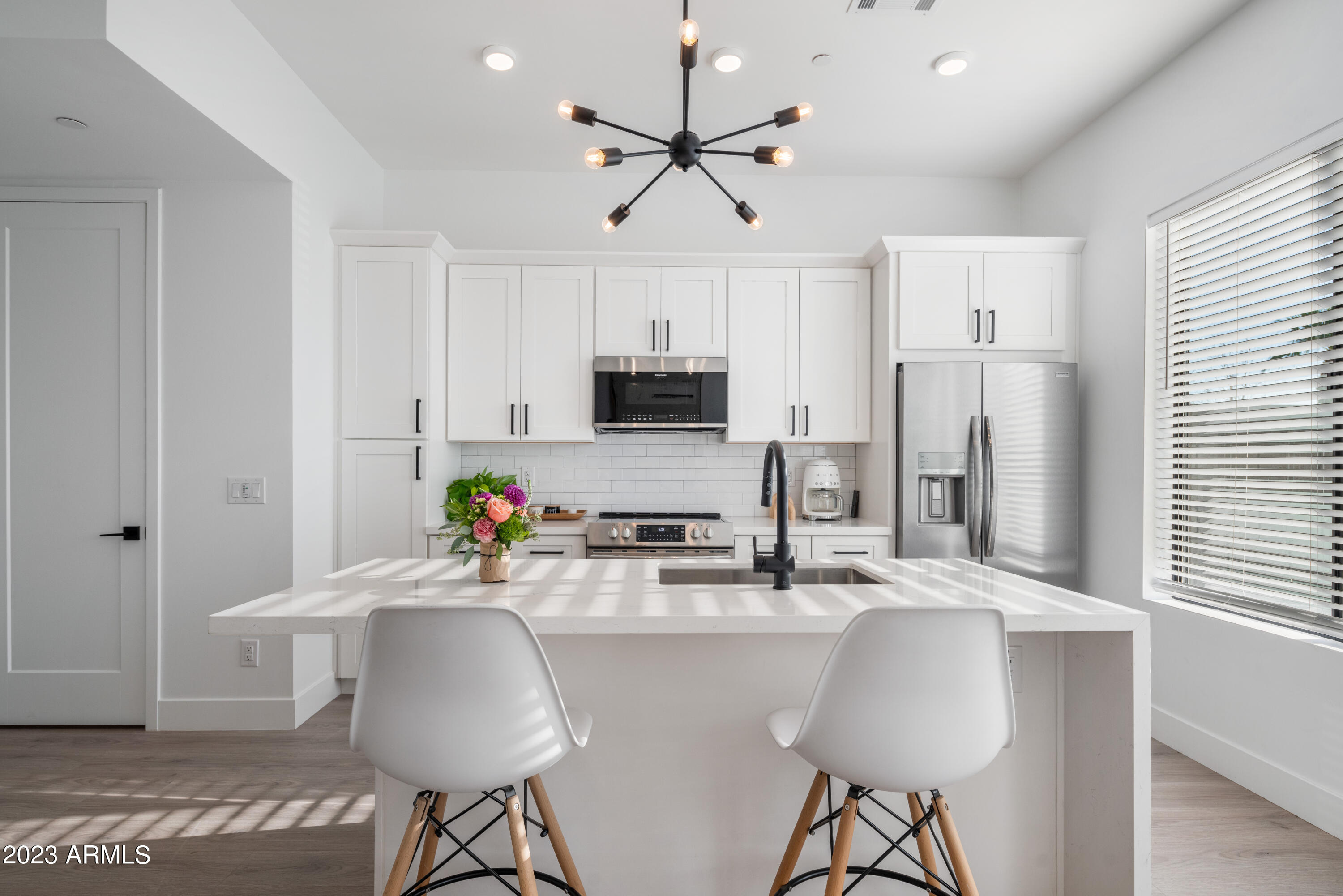 777 W COOLIDGE Street 16