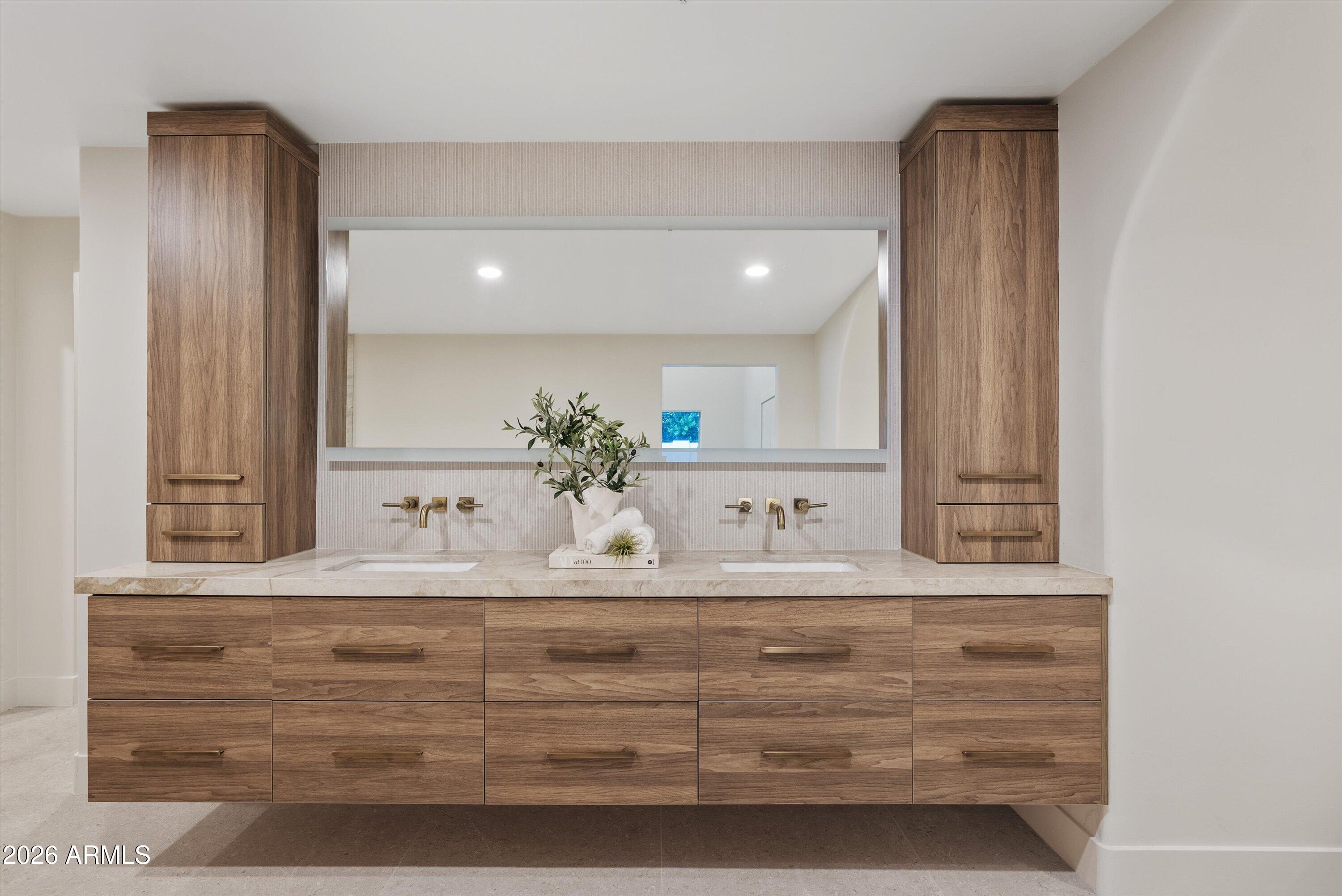 CAMELBACK PARK ESTATES - Residential