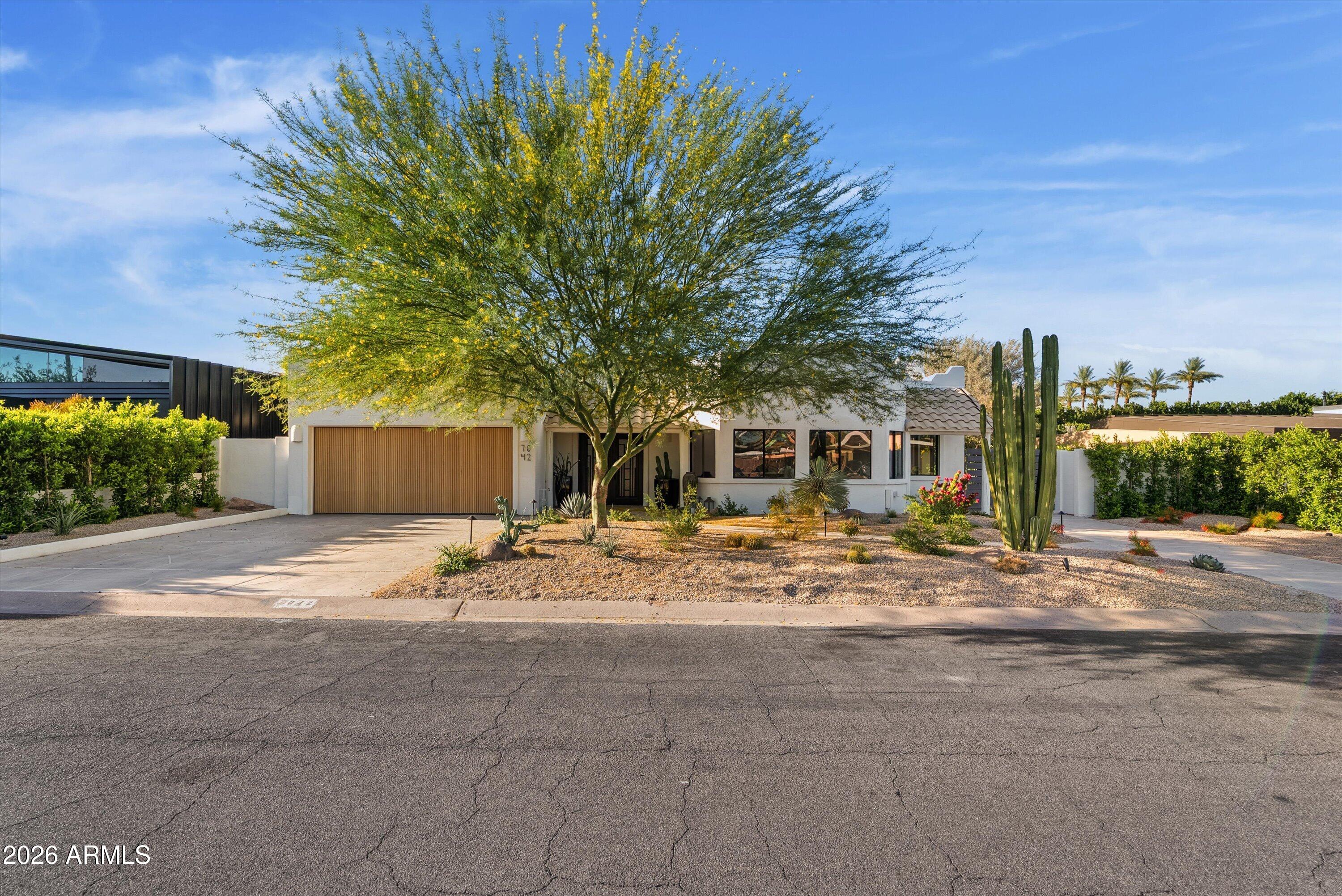 7042 E ORANGE BLOSSOM Lane