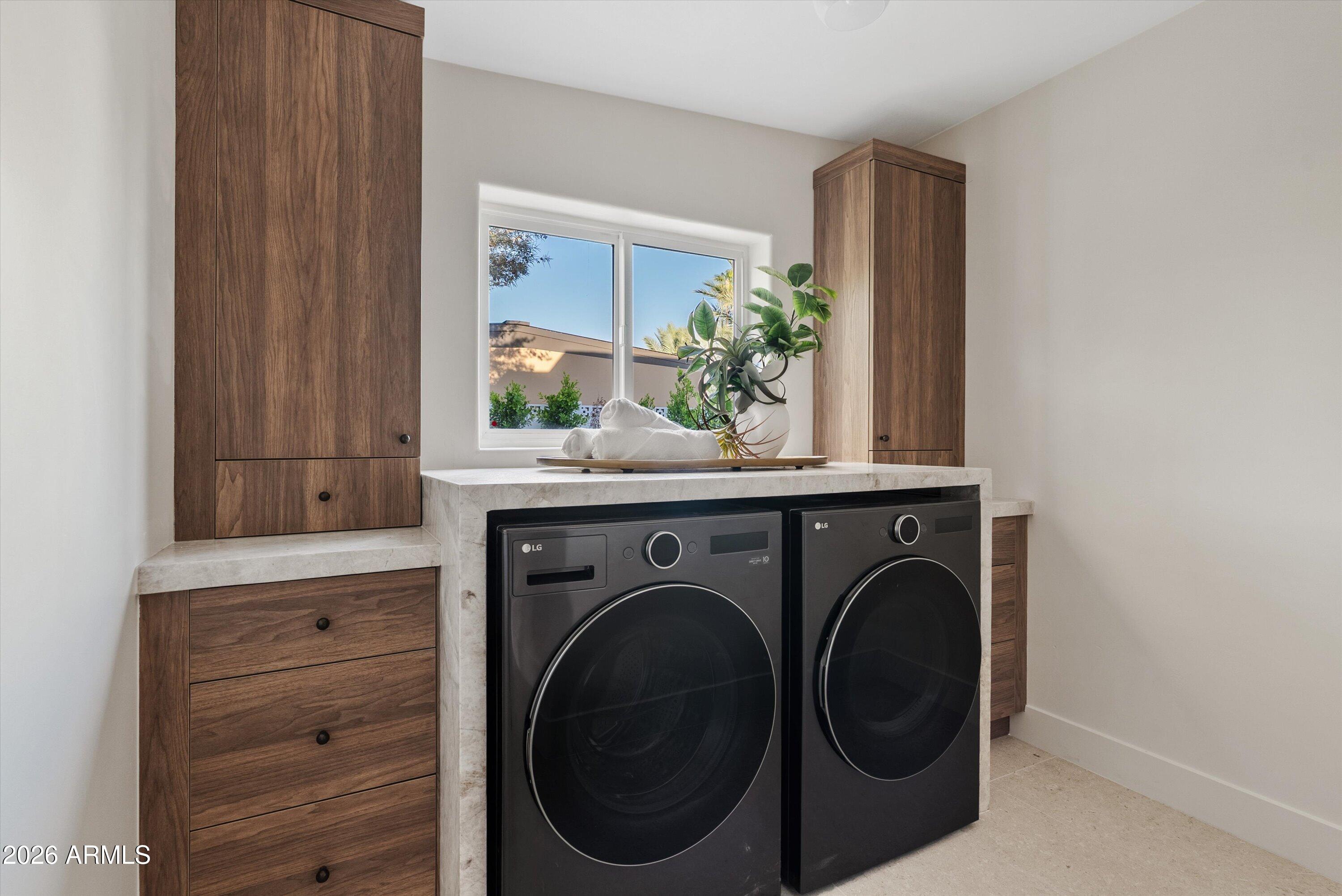 CAMELBACK PARK ESTATES - Residential