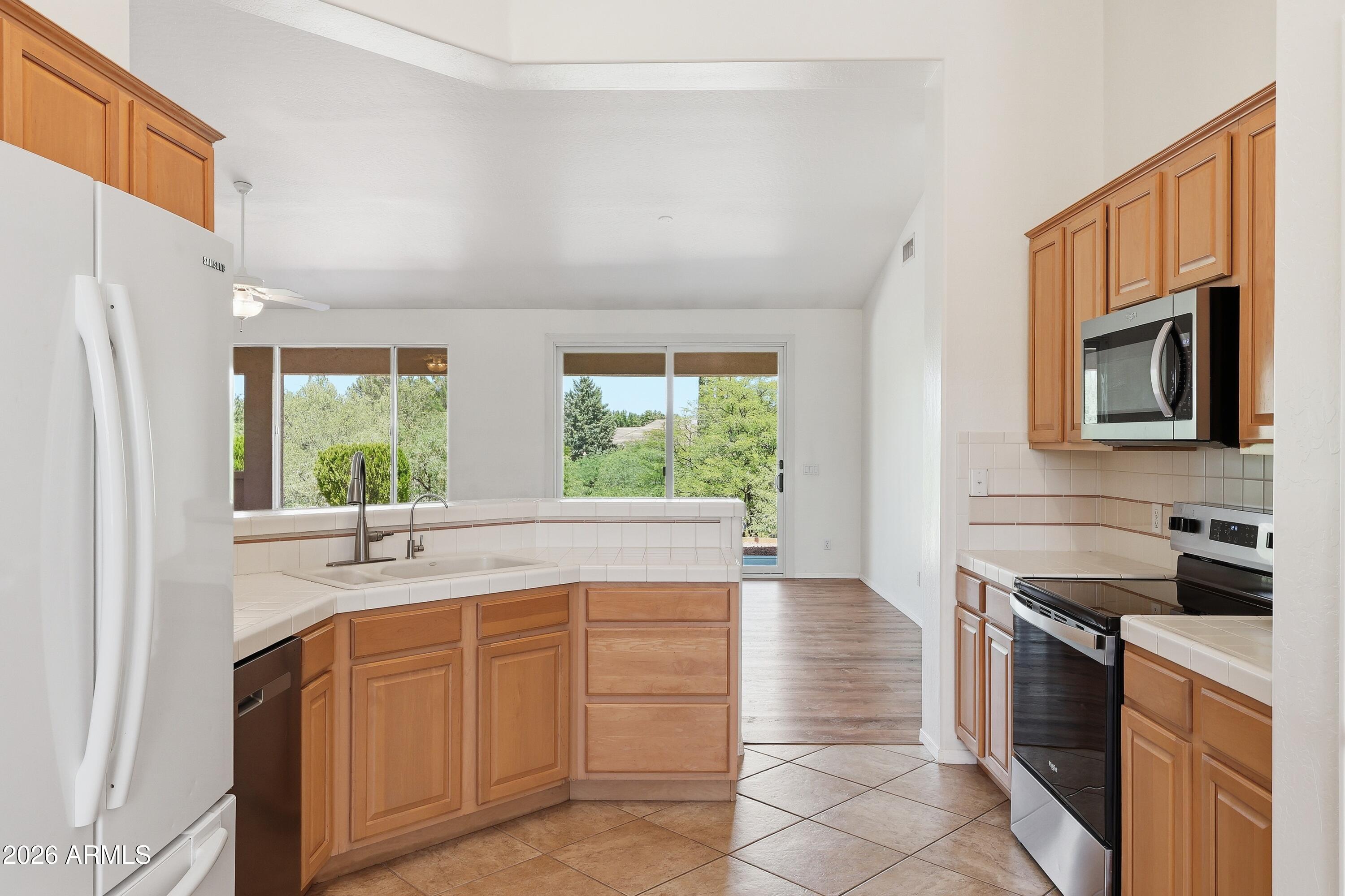 2010 W DESERT WILLOW Drive