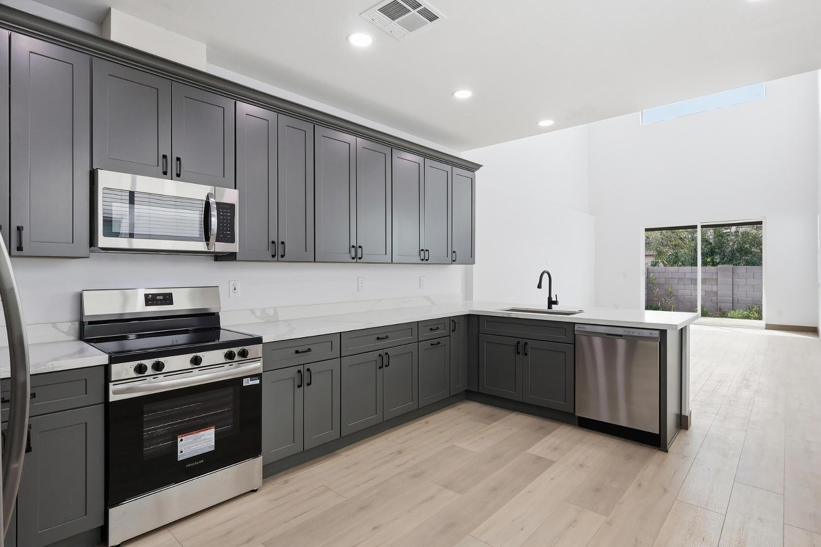 2805 E Trumbull Road 2