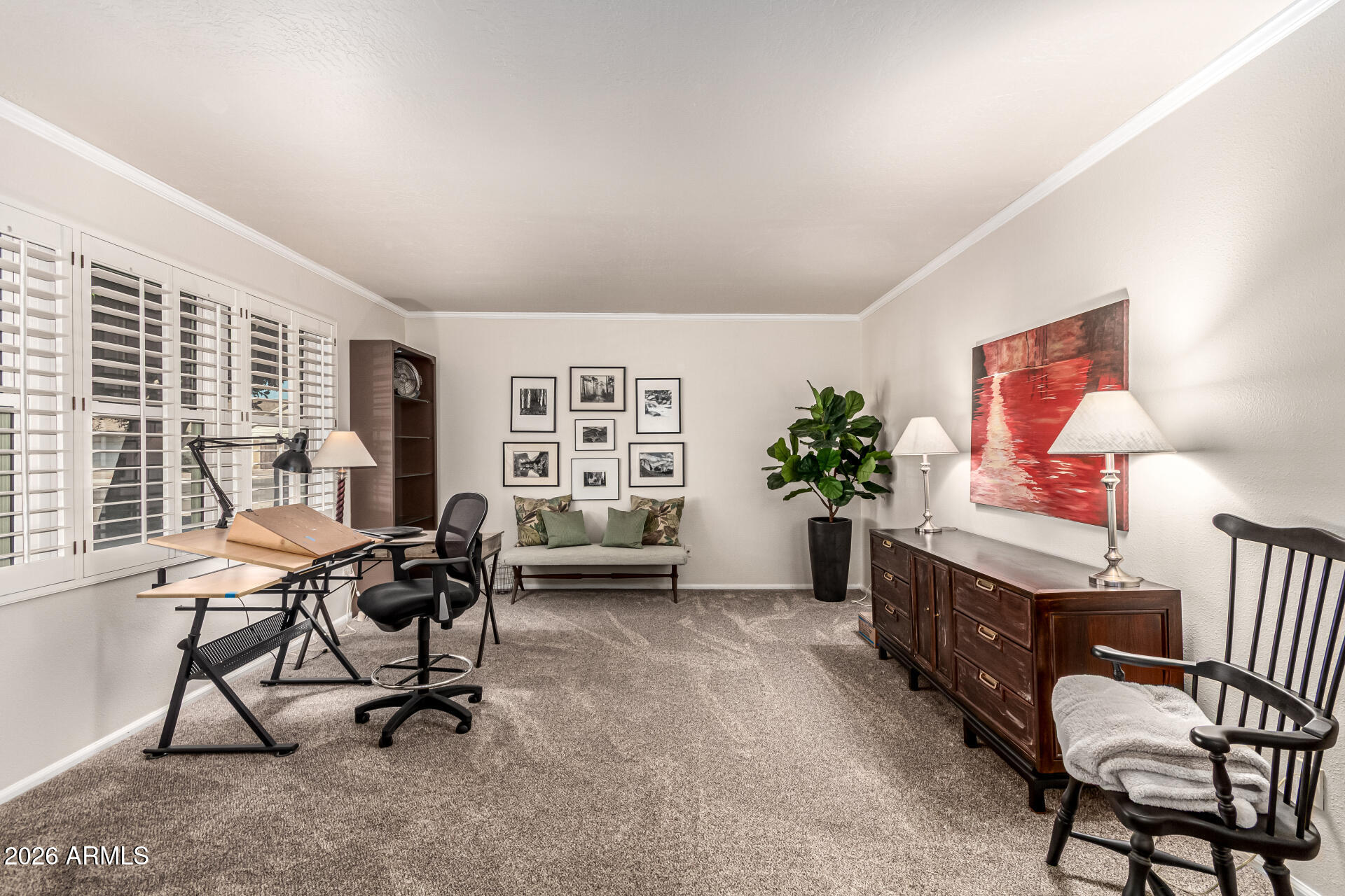 615 W CHILTON Street