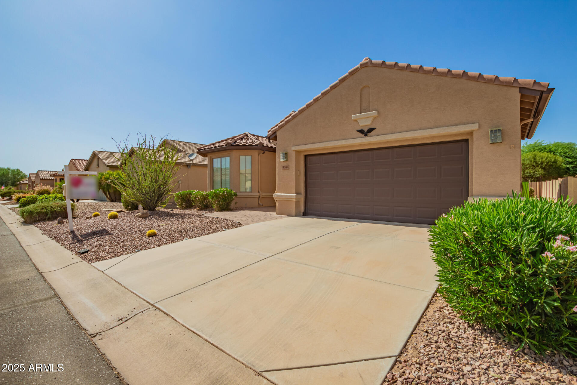 5044 W BUCKSKIN Drive