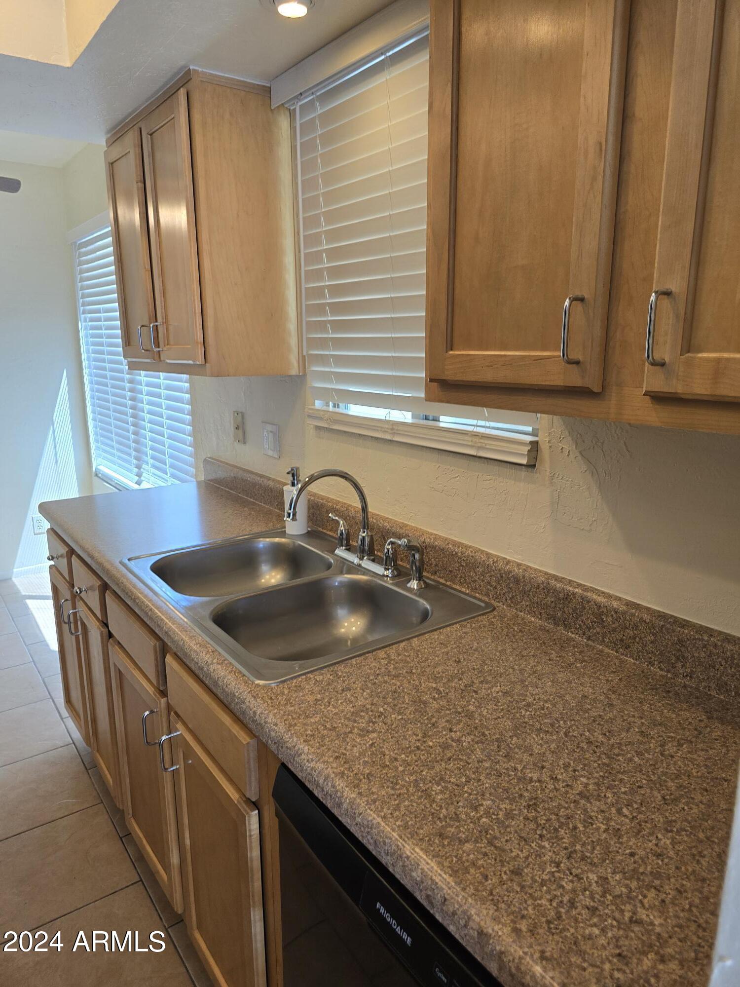 Phoenix, Arizona 85014, United States, 2 Bedrooms Bedrooms, ,3 BathroomsBathrooms,Residential,Active,242654