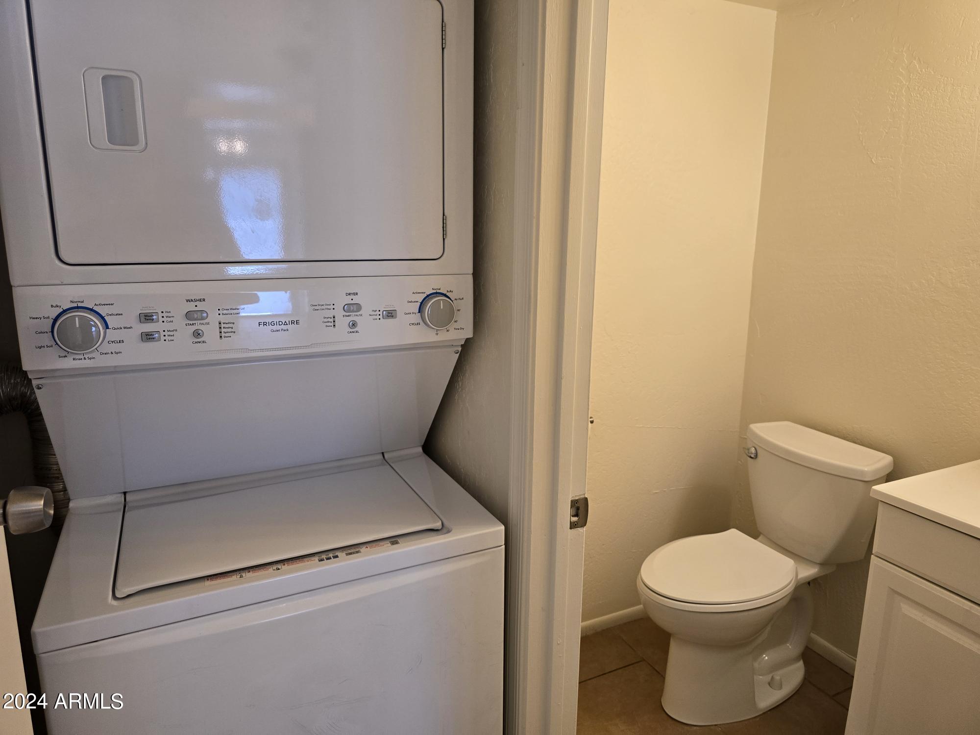 Phoenix, Arizona 85014, United States, 2 Bedrooms Bedrooms, ,3 BathroomsBathrooms,Residential,Active,242654