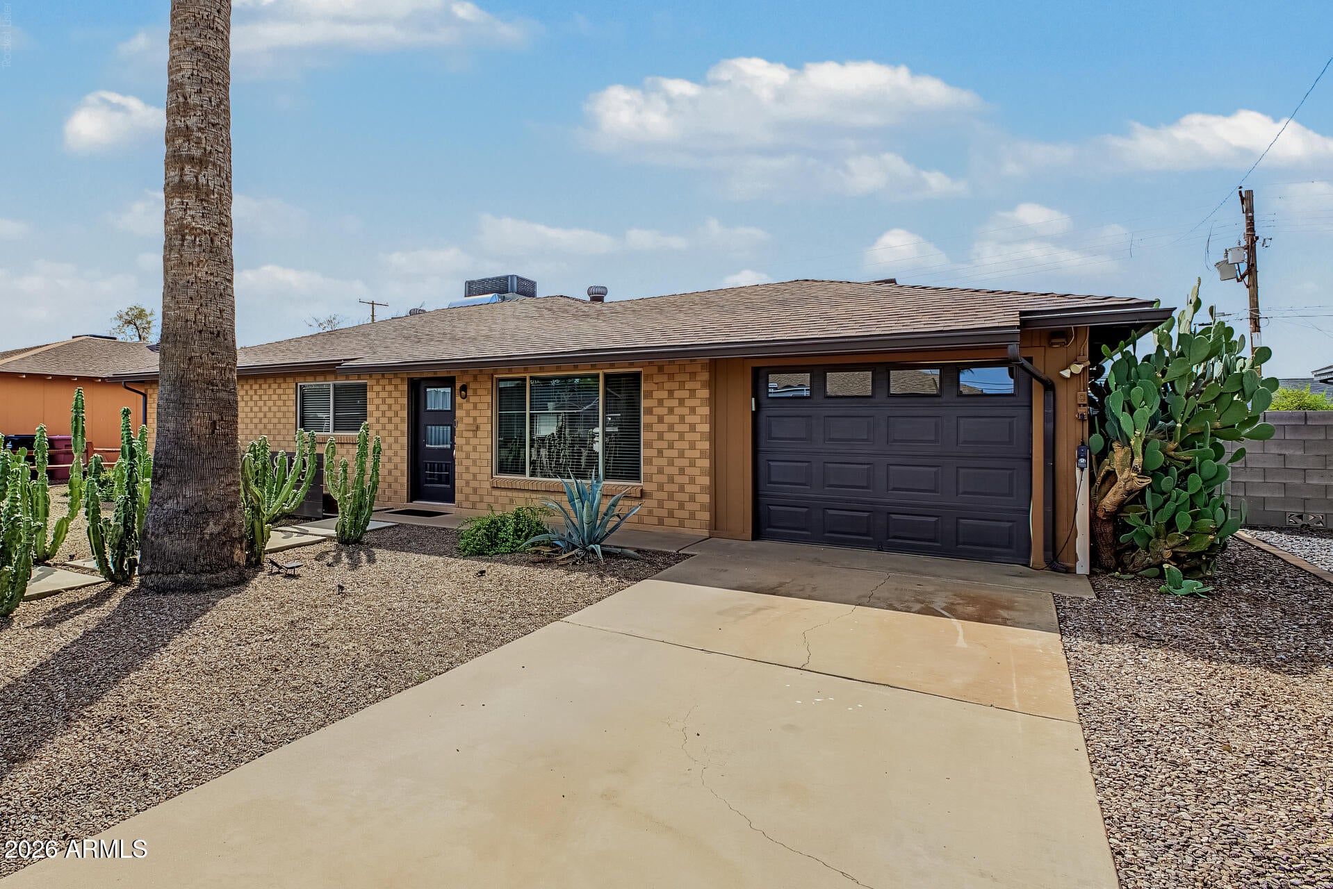 8119 E MITCHELL Drive