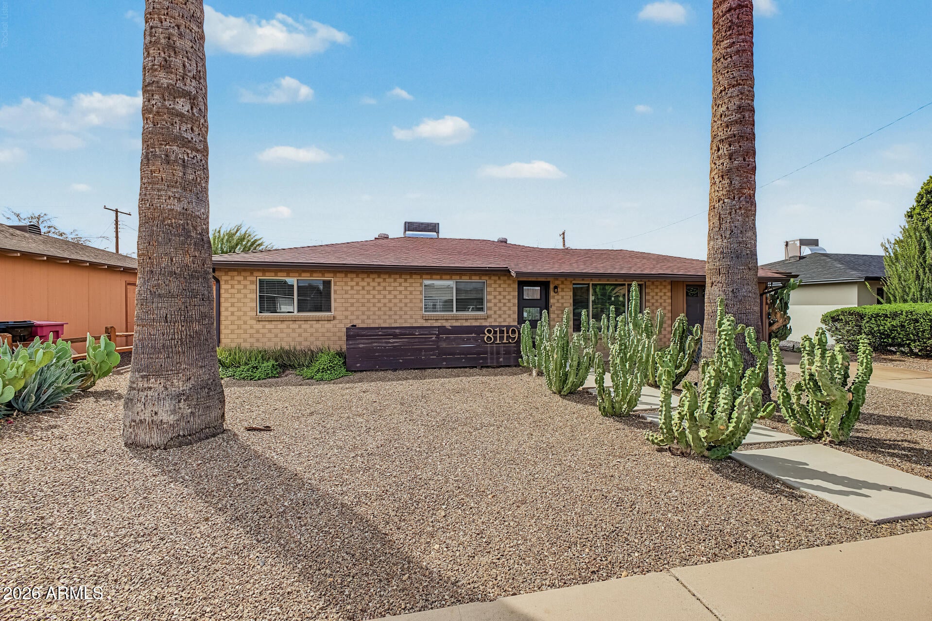 8119 E MITCHELL Drive