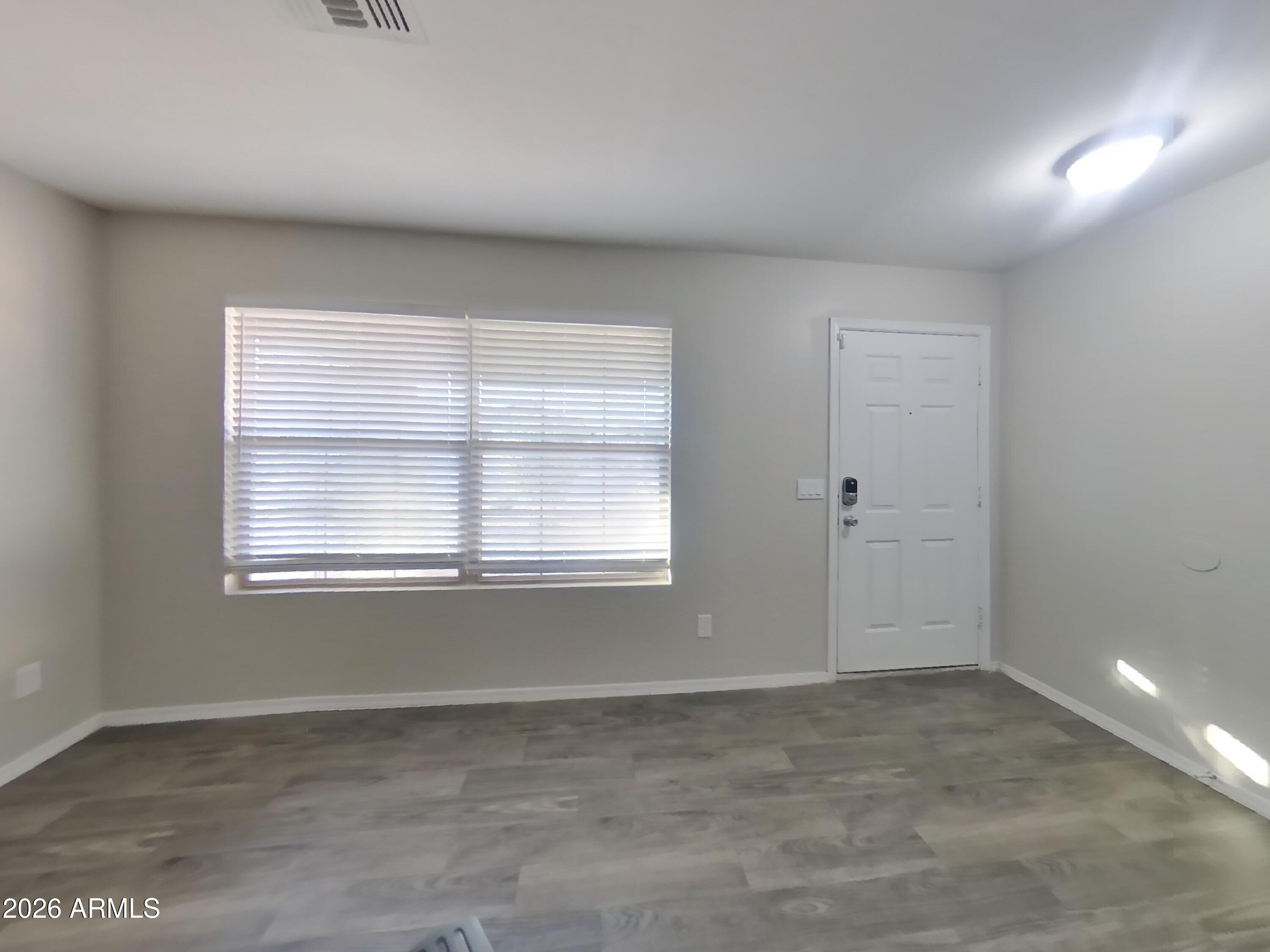 3326 W SAINT ANNE Avenue