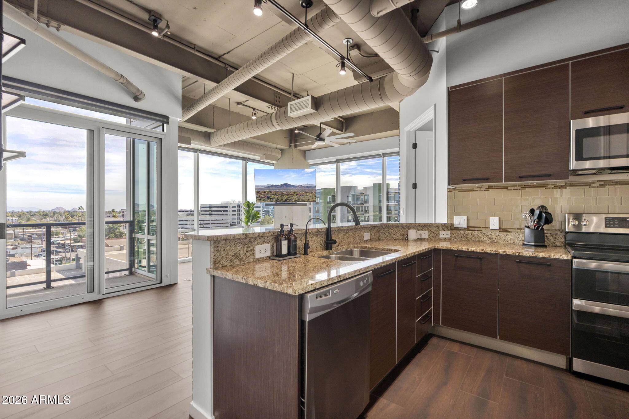 1 E LEXINGTON Avenue 503