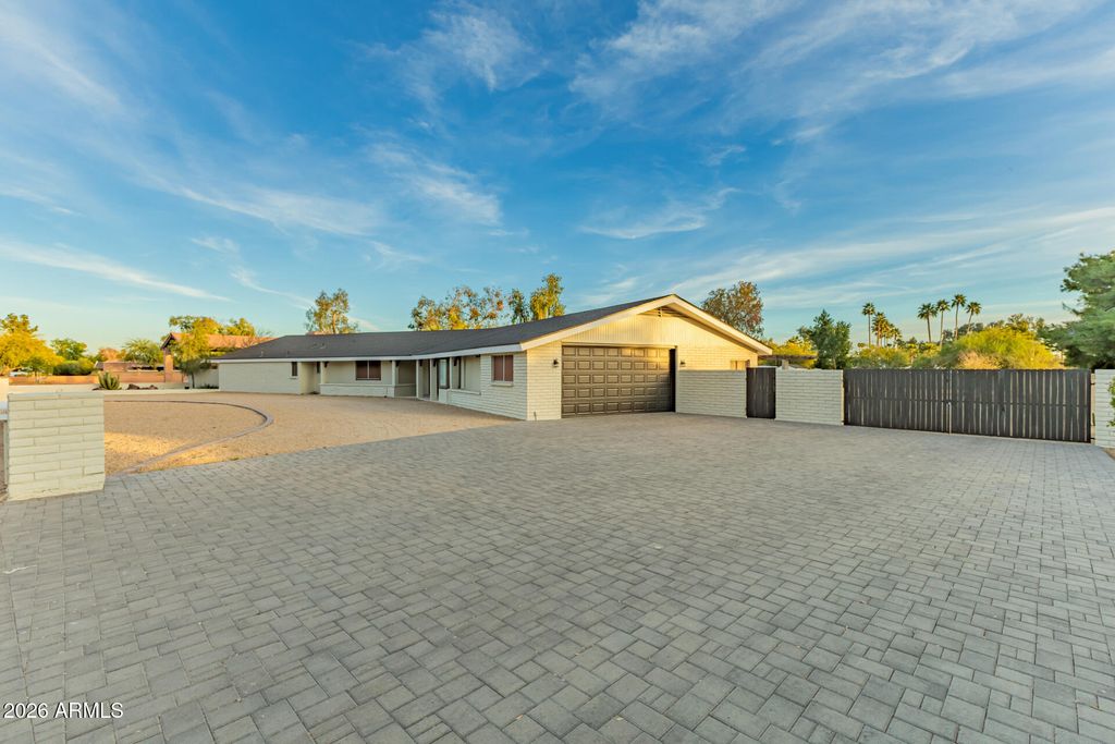 Photo of 7143 W Union Hills Drive, Glendale, AZ 85308 (MLS # 6985462)