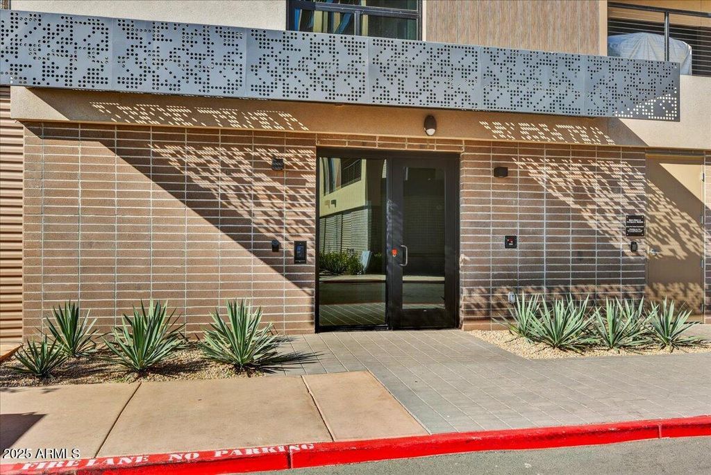 Photo of 19355 N 73rd Way #B2009, Scottsdale, AZ 85255 (MLS # 6948225)