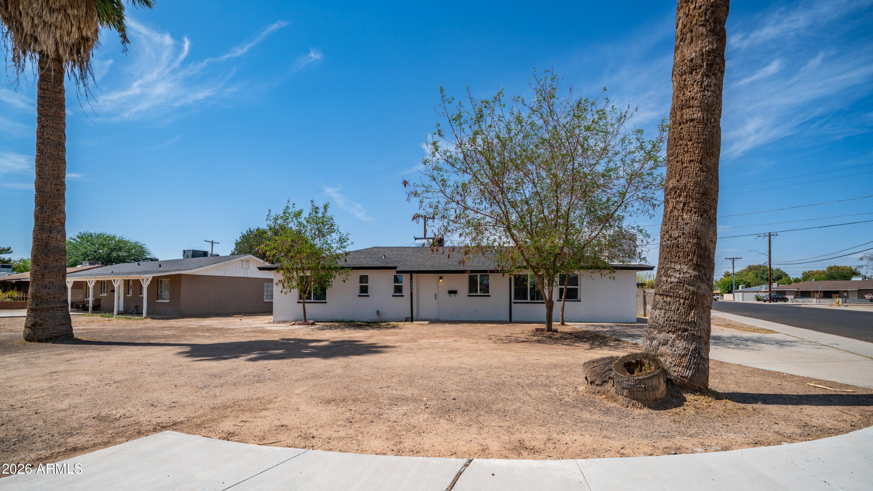 3302 W TURNEY Avenue