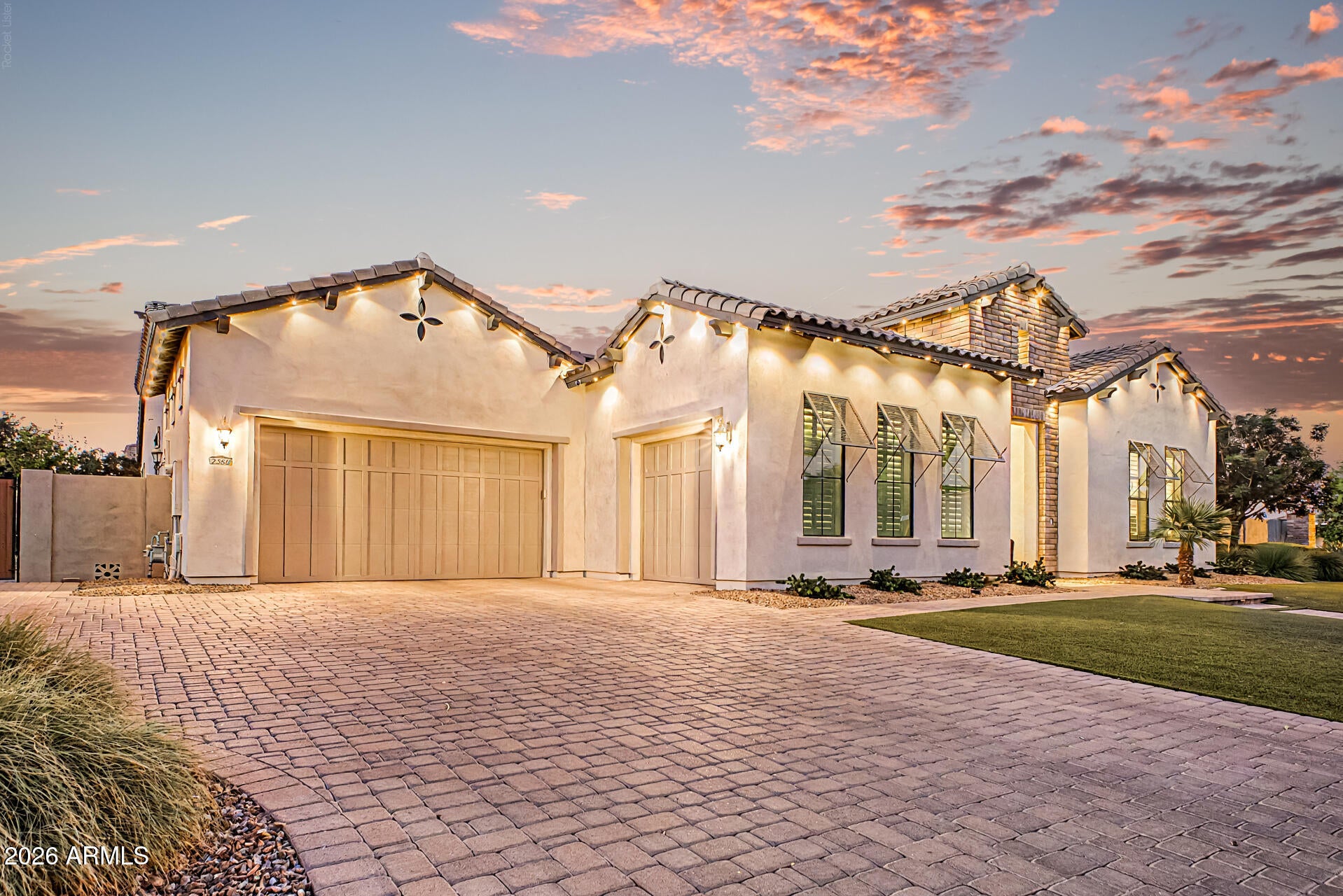 2580 E VALLEJO Drive